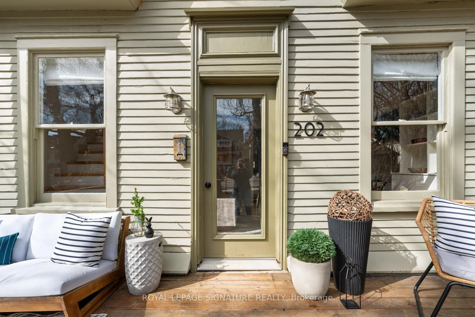 Photo 3 of 202 Silver Birch Avenue, Toronto, The Beaches — HOMEH