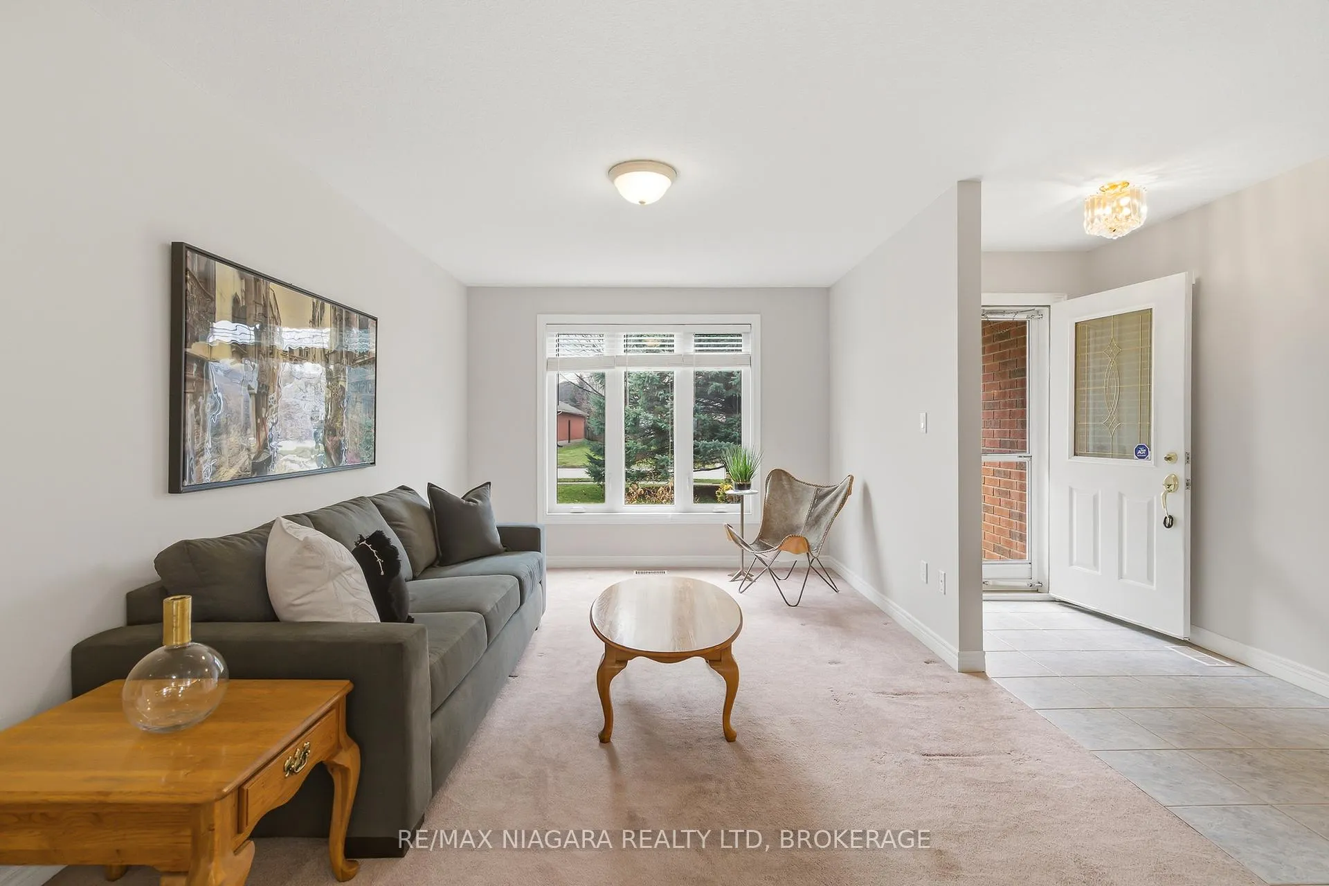 Photo 6 of 7865 Bishop Avenue, Niagara Falls, Mt. Carmel — HOMEH