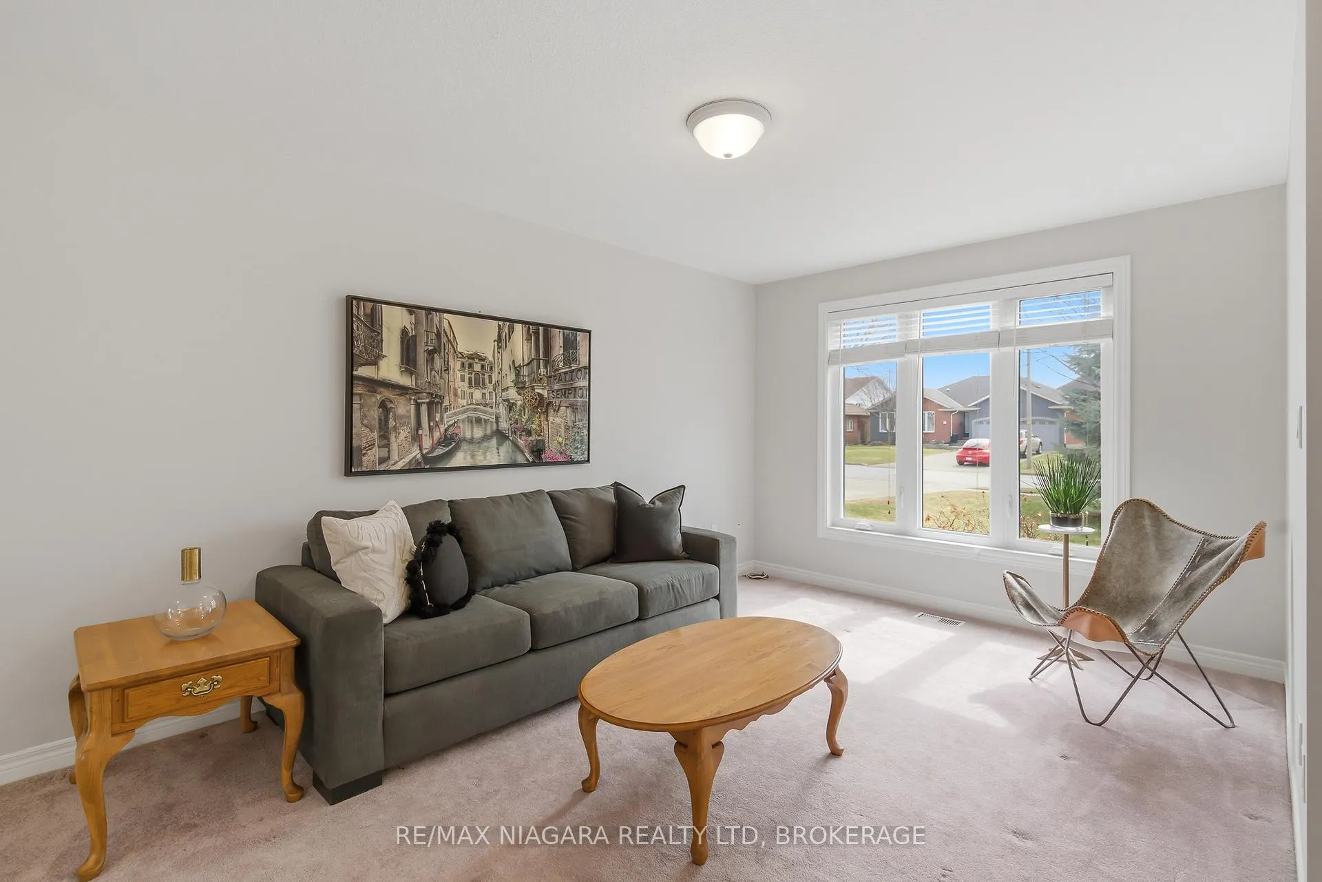 Photo 7 of 7865 Bishop Avenue, Niagara Falls, Mt. Carmel — HOMEH