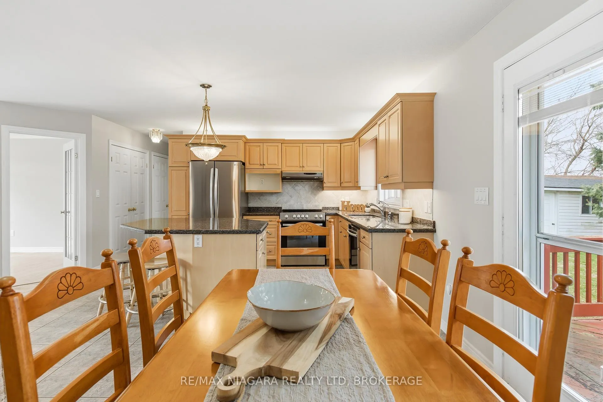 Photo 8 of 7865 Bishop Avenue, Niagara Falls, Mt. Carmel — HOMEH