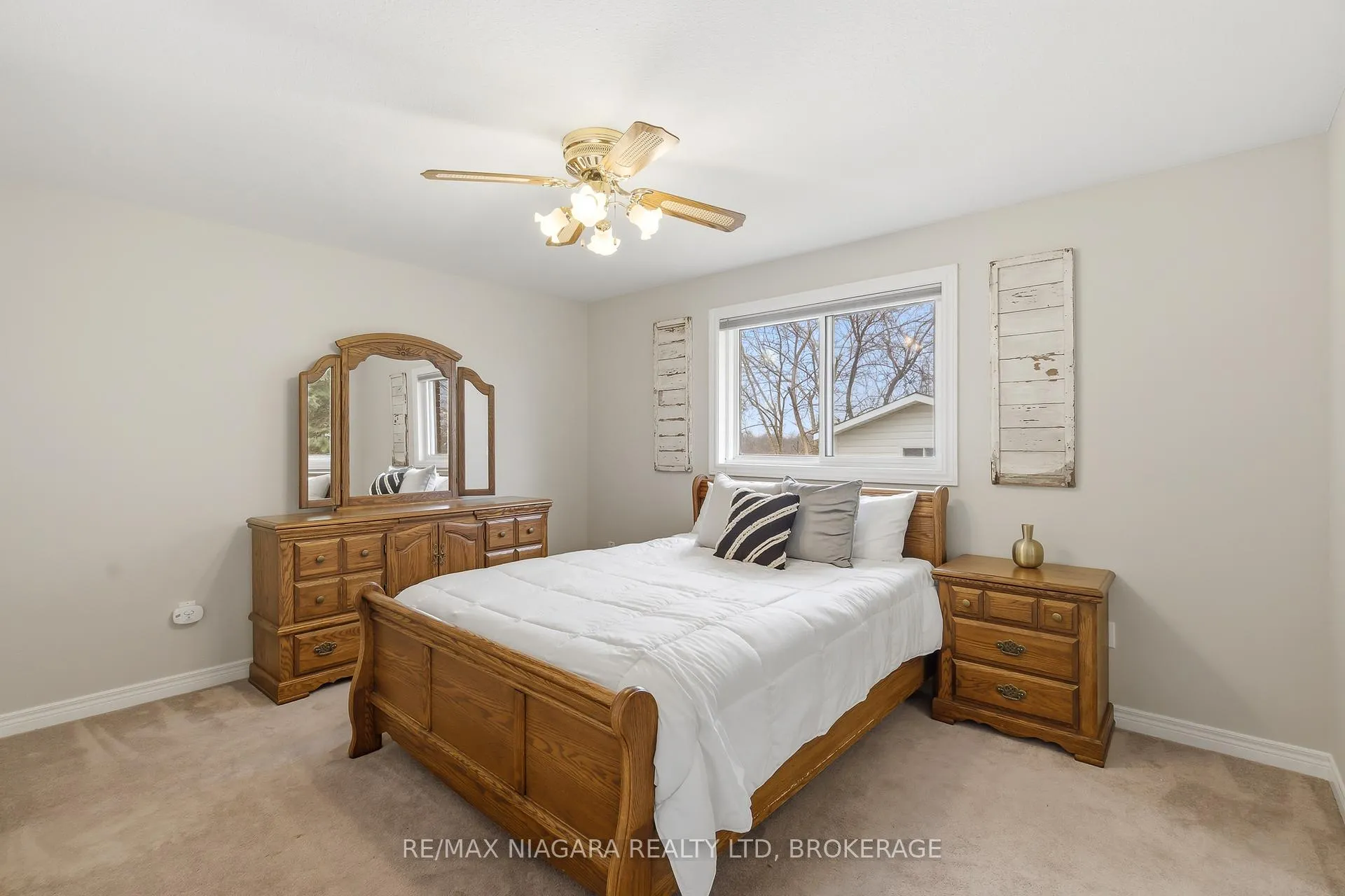 Photo 18 of 7865 Bishop Avenue, Niagara Falls, Mt. Carmel — HOMEH