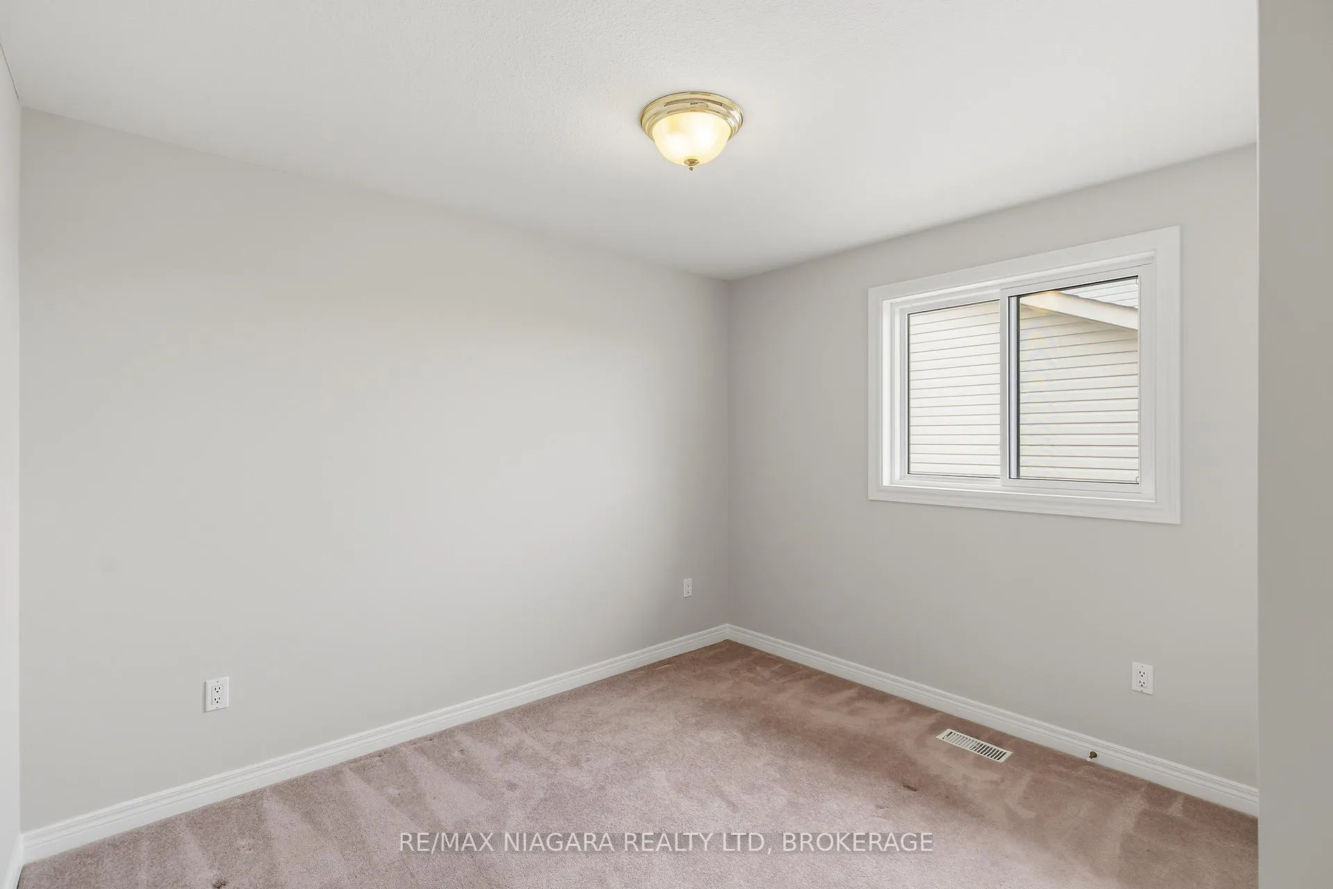 Photo 20 of 7865 Bishop Avenue, Niagara Falls, Mt. Carmel — HOMEH