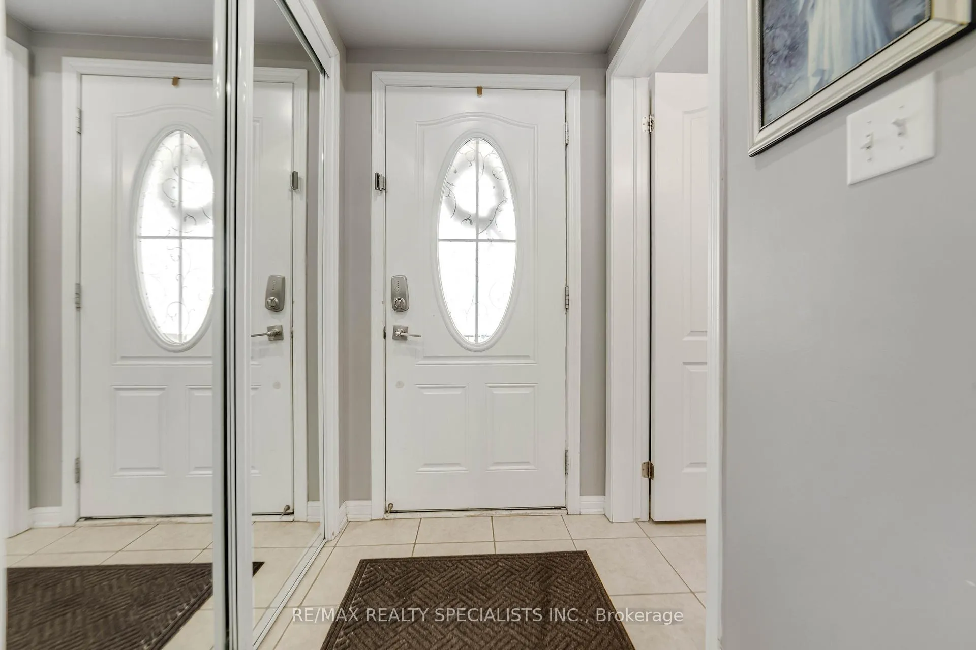 Photo 5 of 22 Apple Valley Way, Brampton, Bram East — HOMEH