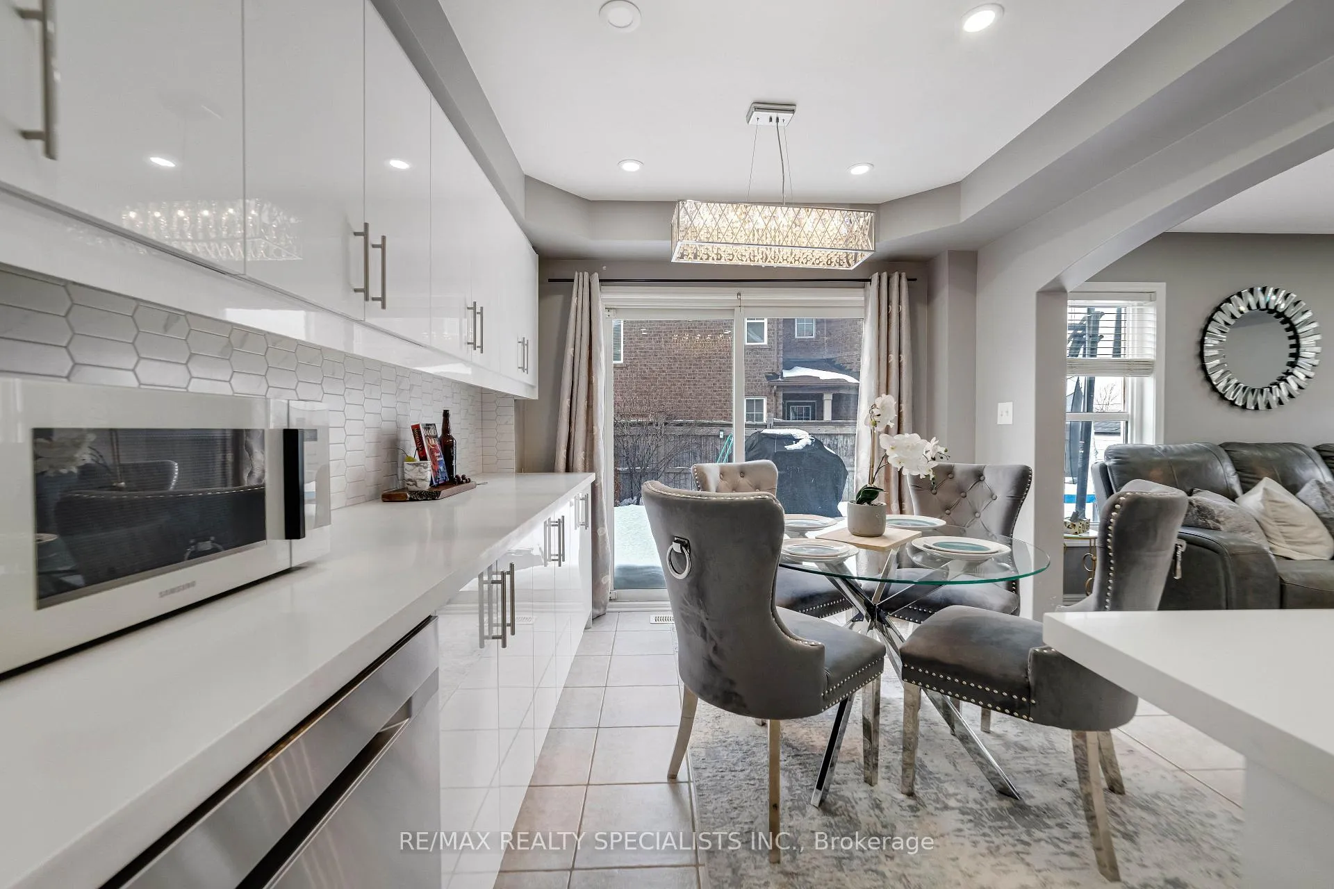 Photo 11 of 22 Apple Valley Way, Brampton, Bram East — HOMEH