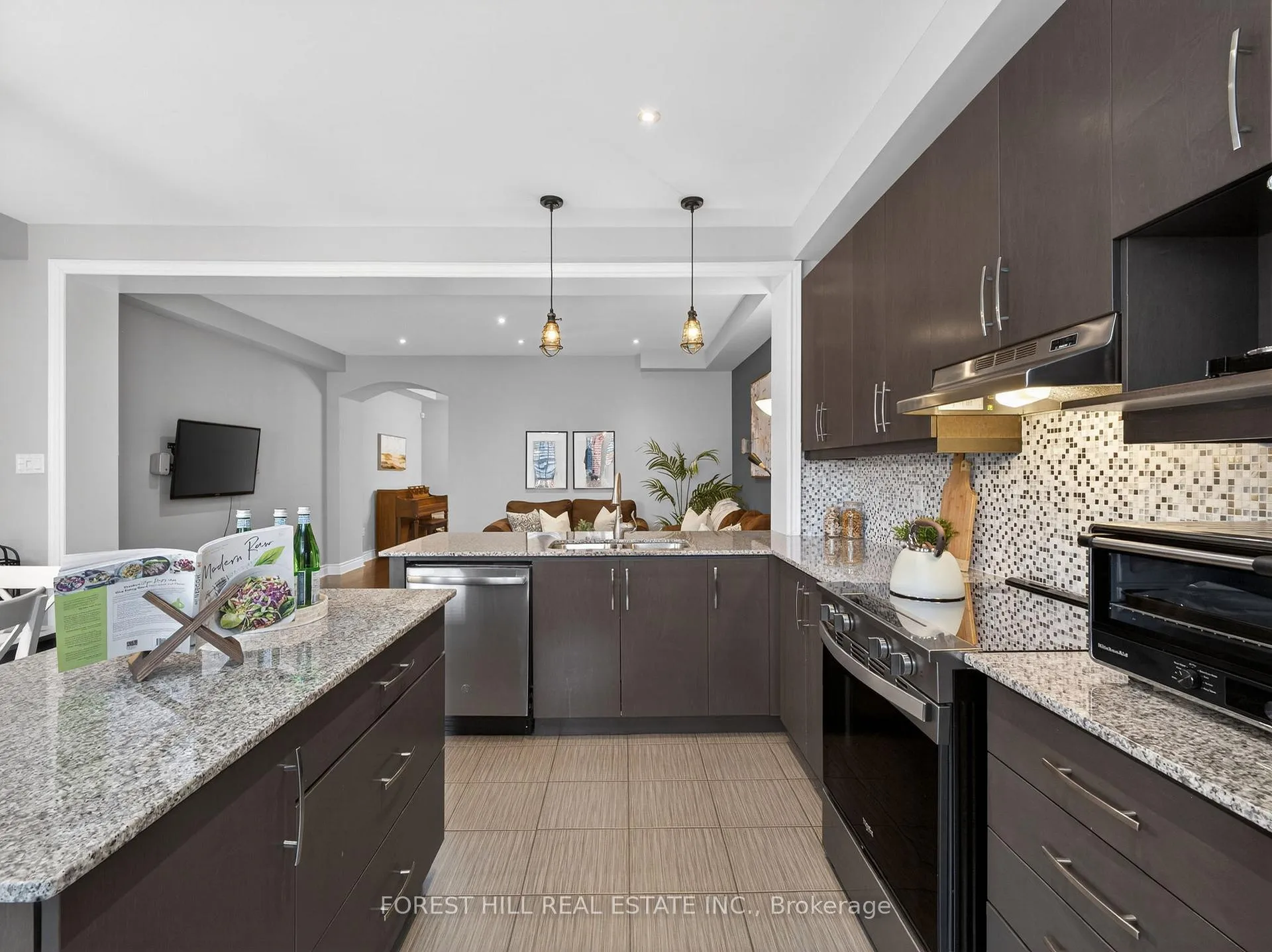 Photo 13 of 78 Bristlewood Crescent, Vaughan, Patterson — HOMEH