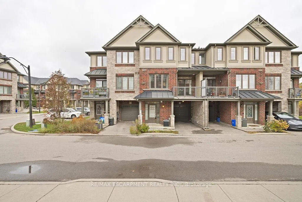 Photo 2 of Unit 33, 1169 Garner Road E, Hamilton, Meadowlands — HOMEH