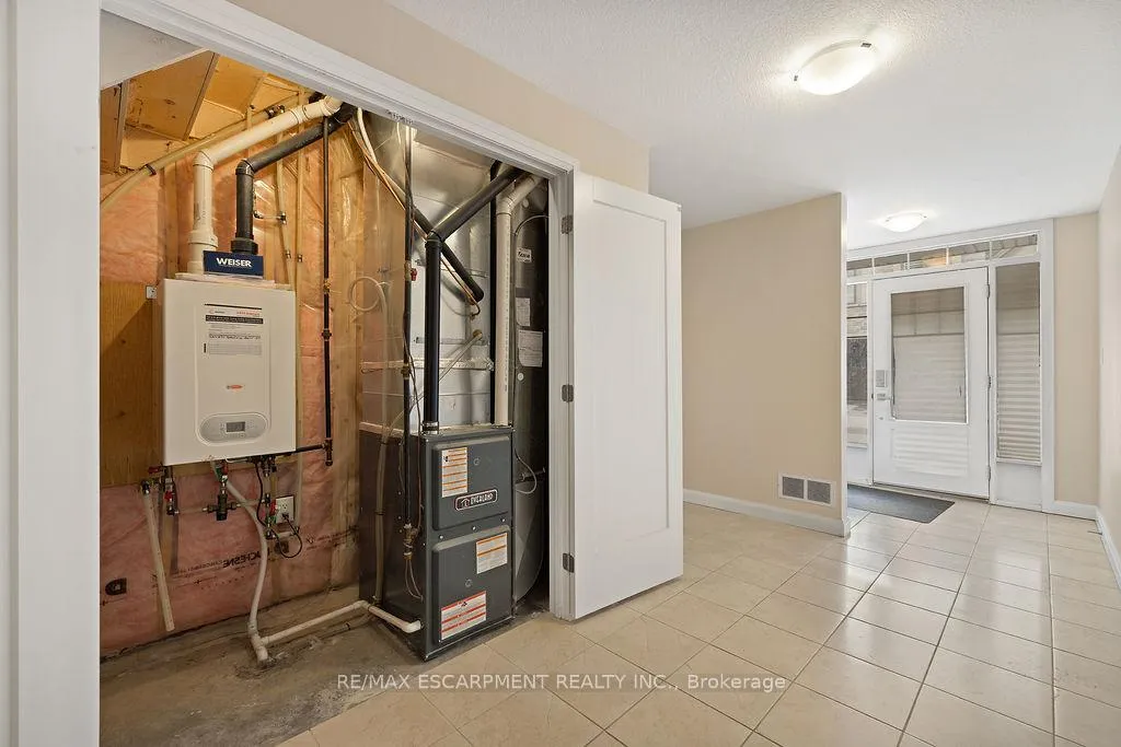 Photo 6 of Unit 33, 1169 Garner Road E, Hamilton, Meadowlands — HOMEH