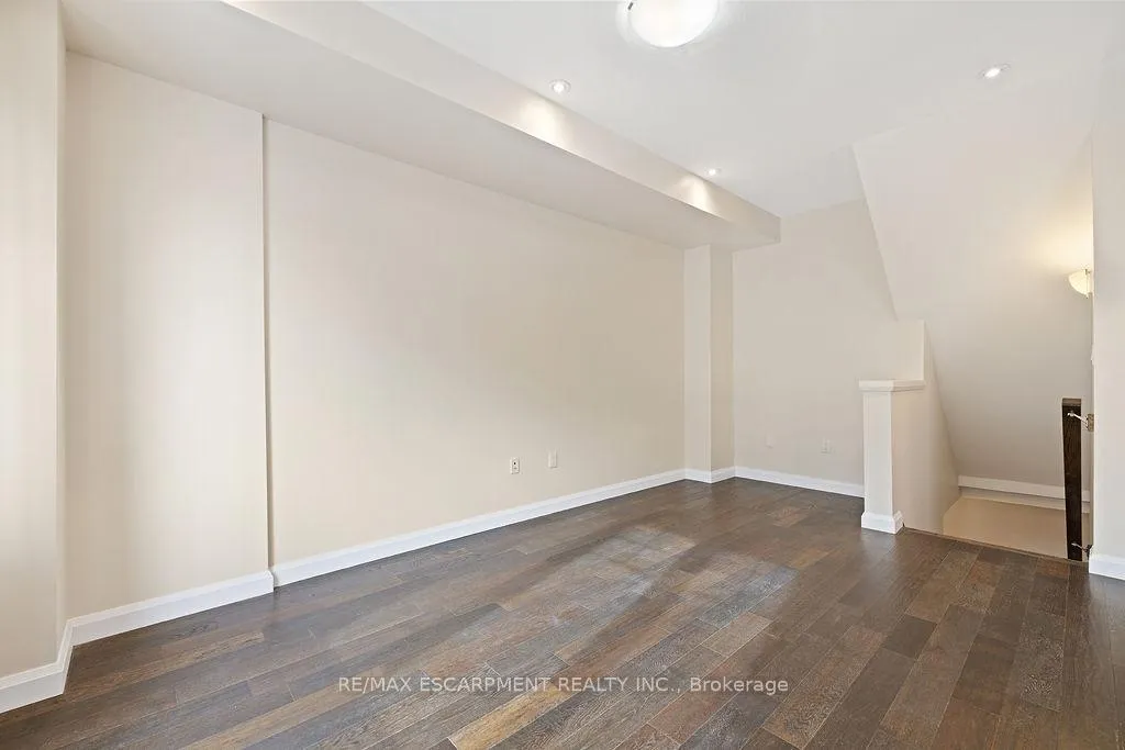 Photo 9 of Unit 33, 1169 Garner Road E, Hamilton, Meadowlands — HOMEH