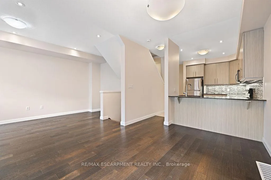 Photo 14 of Unit 33, 1169 Garner Road E, Hamilton, Meadowlands — HOMEH
