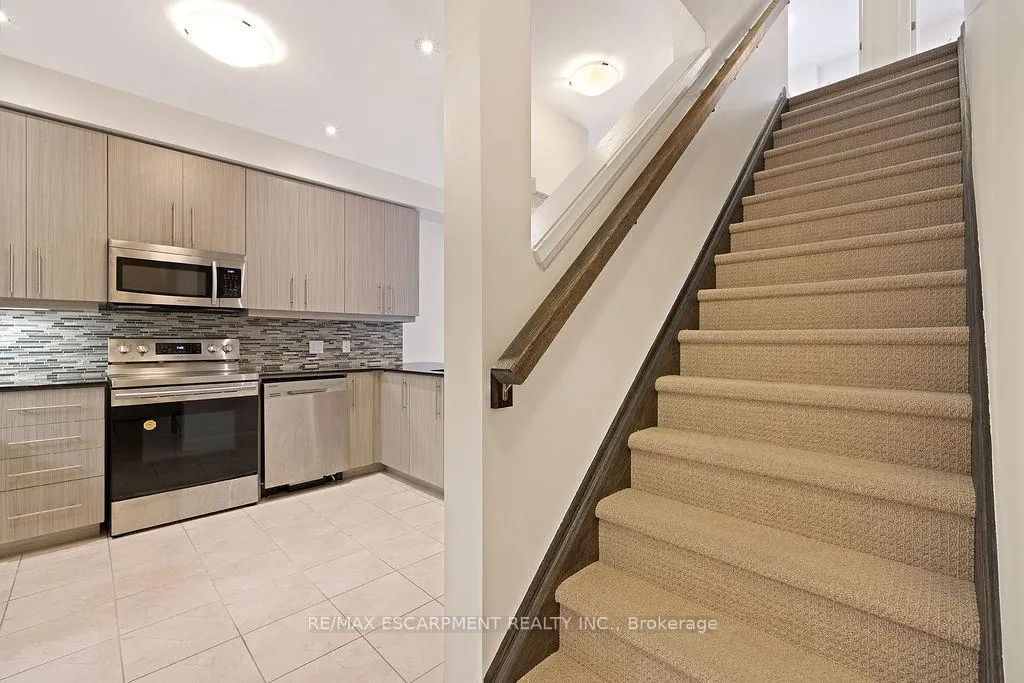Photo 20 of Unit 33, 1169 Garner Road E, Hamilton, Meadowlands — HOMEH
