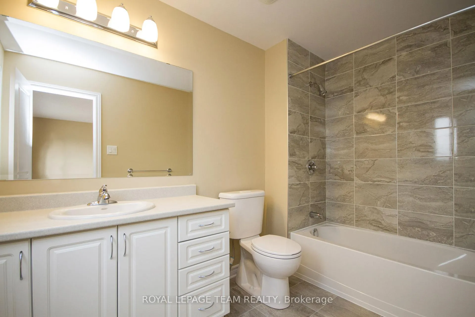 Photo 27 of 464 Brettonwood Ridge, Ottawa, Kanata - Kanata Lakes/Heritage Hills — HOMEH