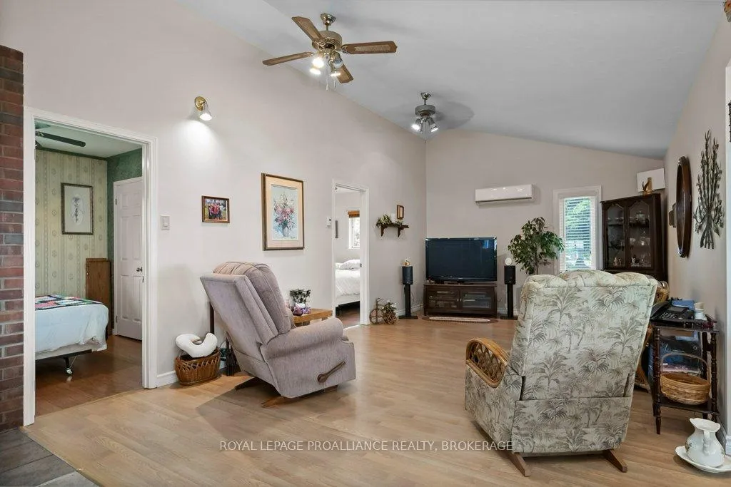 Photo 8 of 27 Berry Lane, Frontenac Islands, The Islands — HOMEH