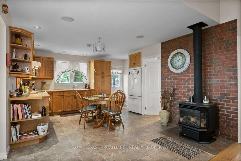 Photo 12 of 27 Berry Lane, Frontenac Islands, The Islands — HOMEH