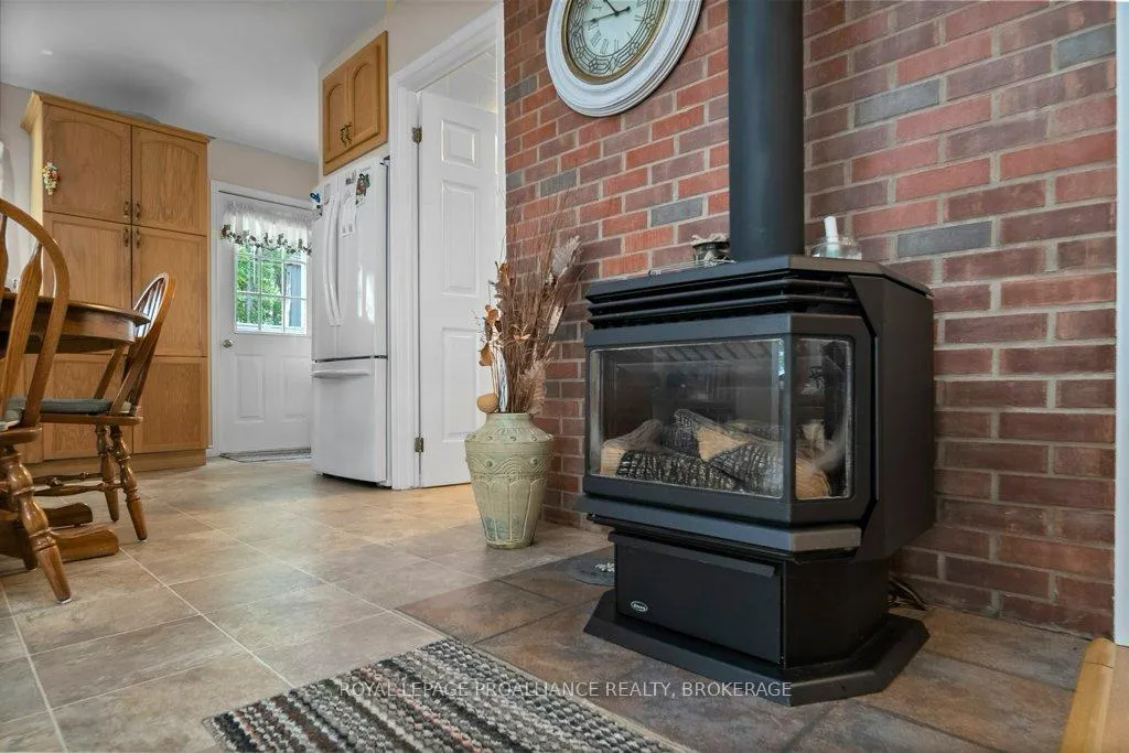 Photo 13 of 27 Berry Lane, Frontenac Islands, The Islands — HOMEH