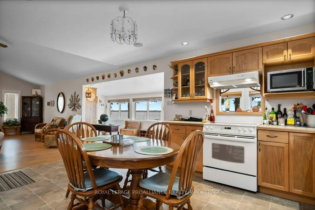 Photo 15 of 27 Berry Lane, Frontenac Islands, The Islands — HOMEH