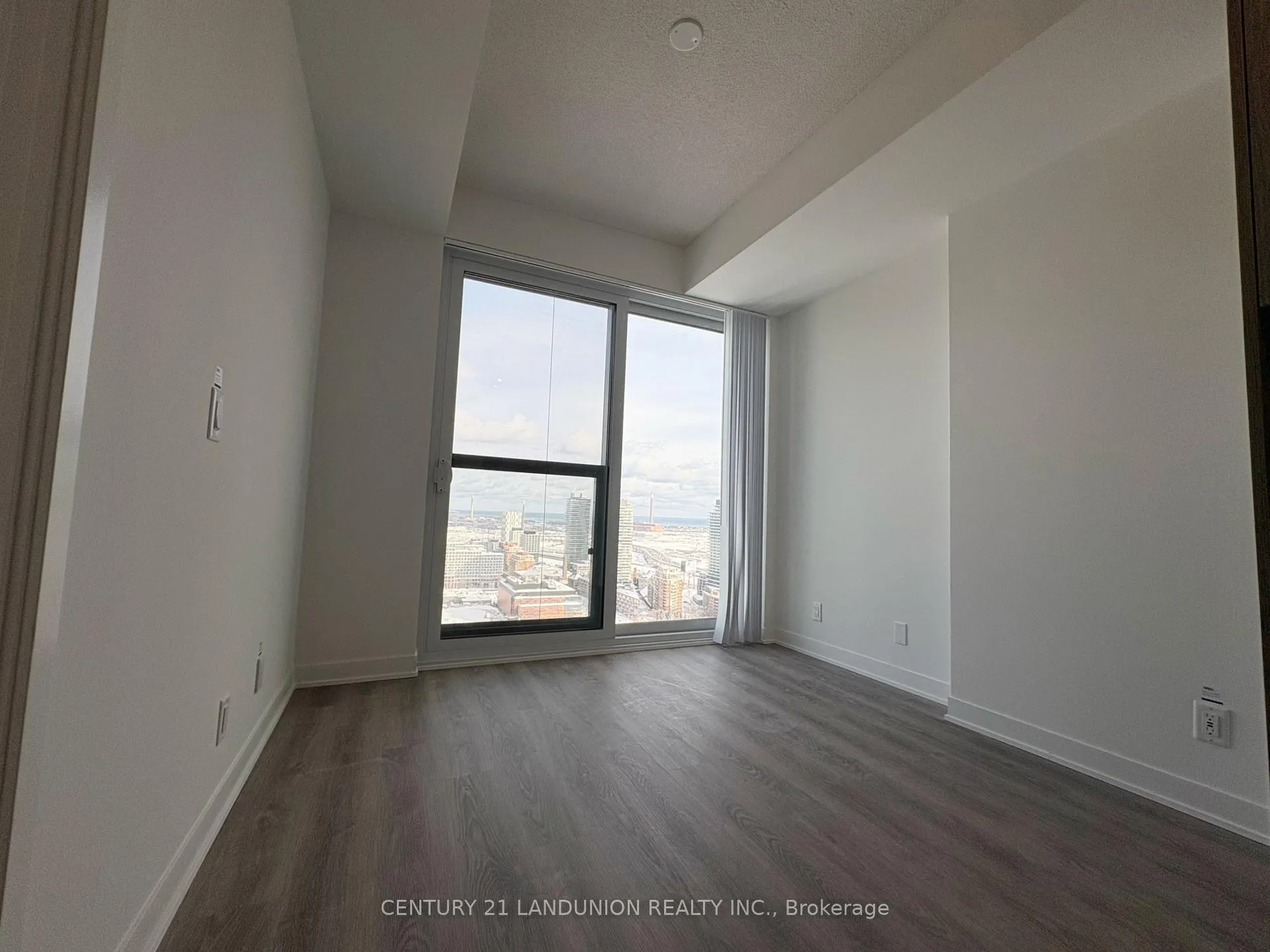 Photo 4 of 3505 180 Front Street E, Toronto, Moss Park — HOMEH