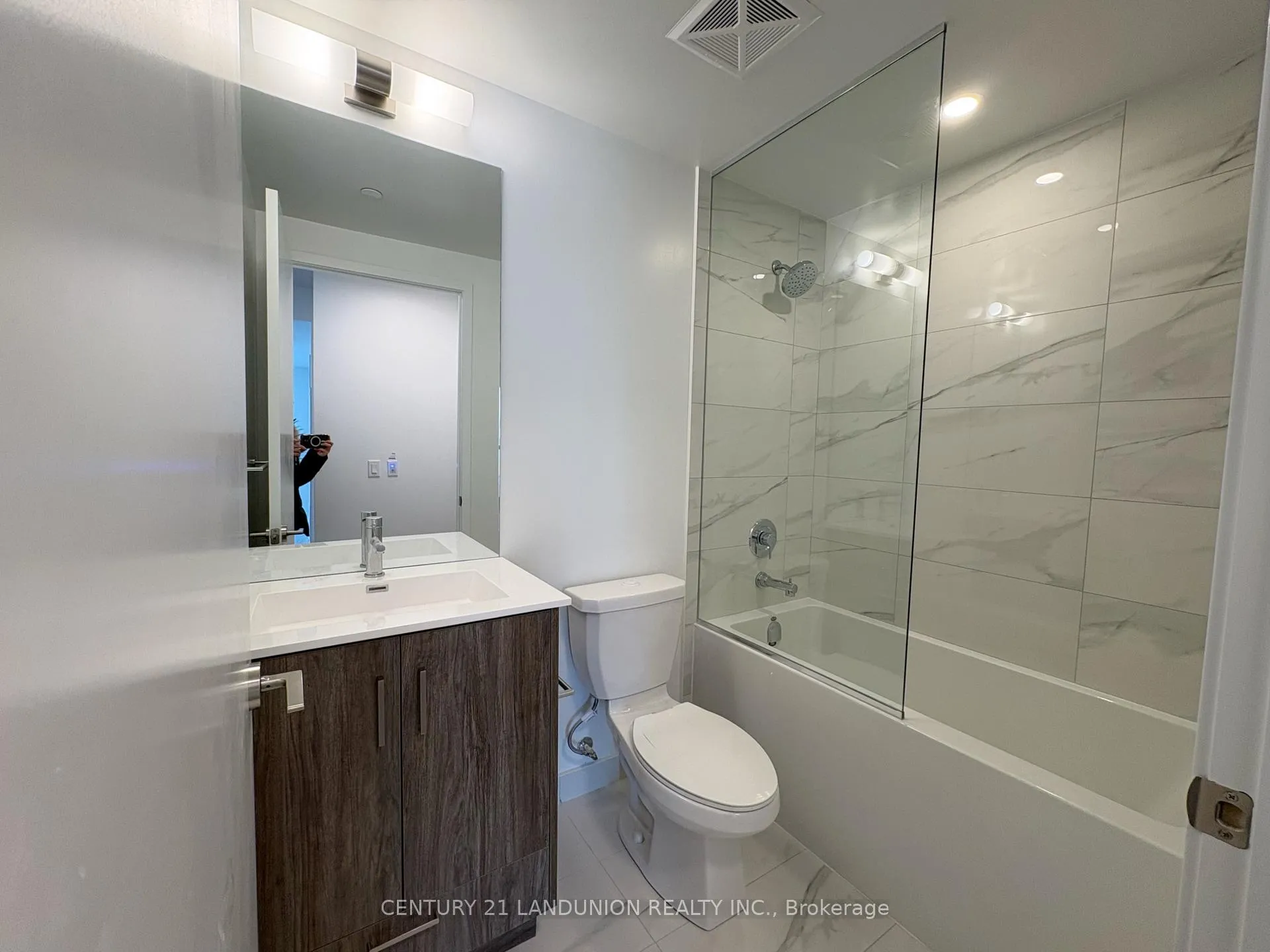 Photo 6 of 3505 180 Front Street E, Toronto, Moss Park — HOMEH