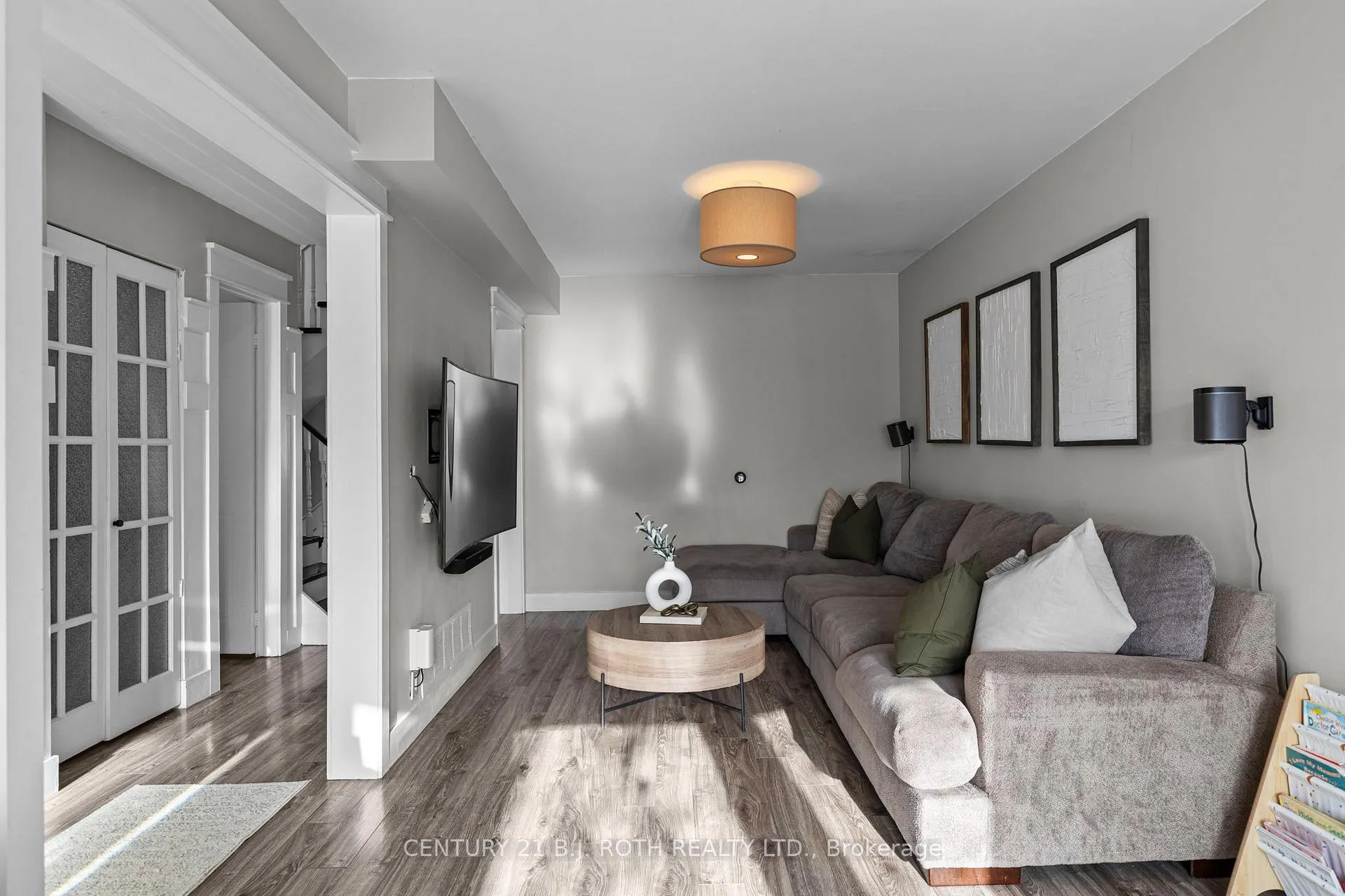 Photo 3 of 13 Hadden Crescent, Barrie, East Bayfield — HOMEH