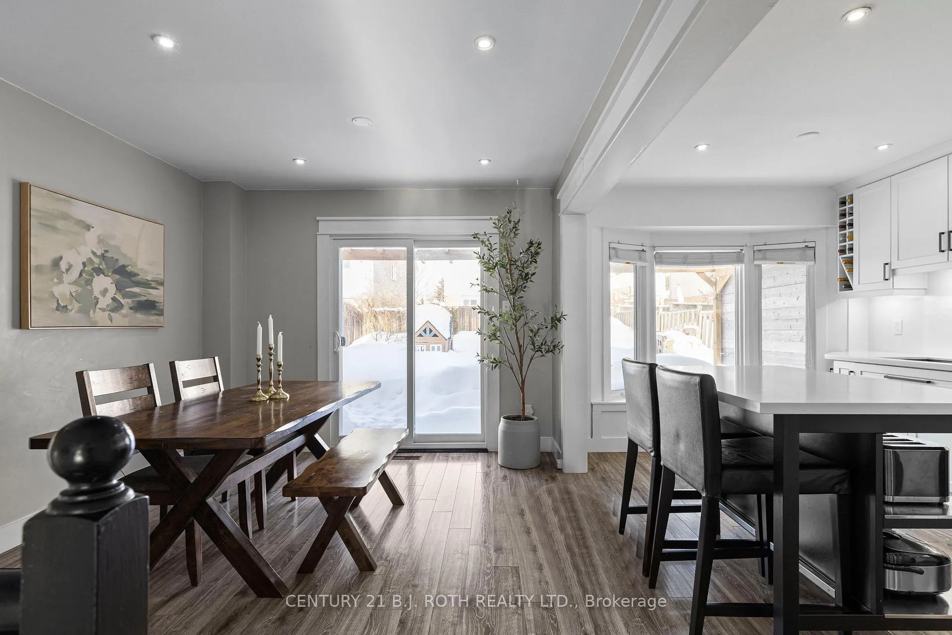 Photo 9 of 13 Hadden Crescent, Barrie, East Bayfield — HOMEH