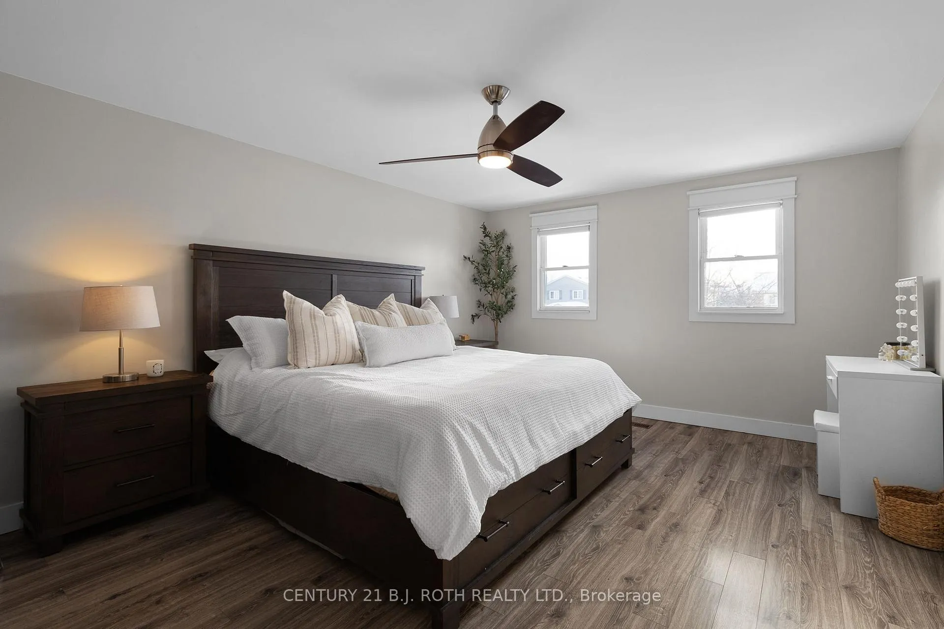 Photo 12 of 13 Hadden Crescent, Barrie, East Bayfield — HOMEH