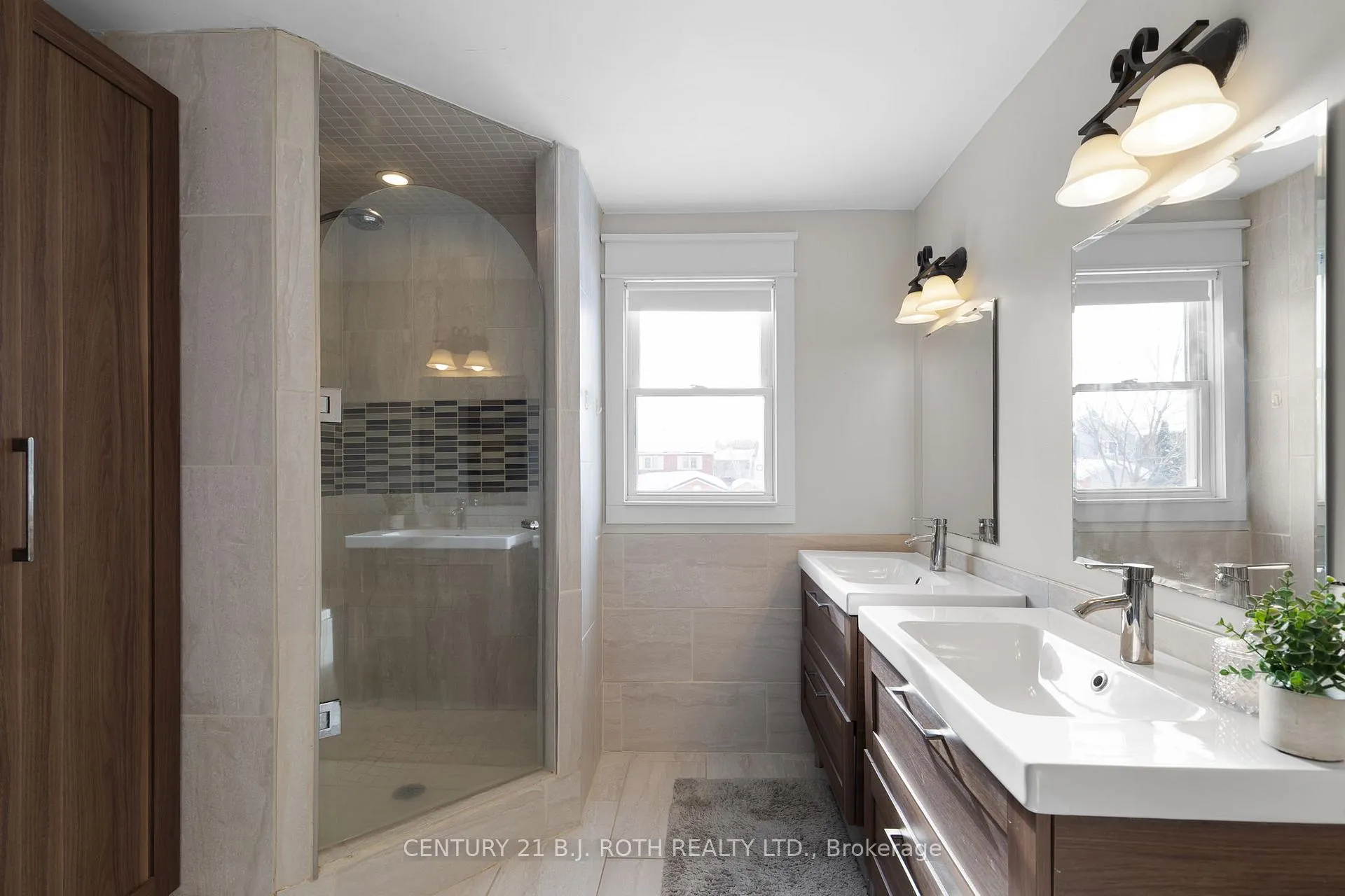 Photo 15 of 13 Hadden Crescent, Barrie, East Bayfield — HOMEH