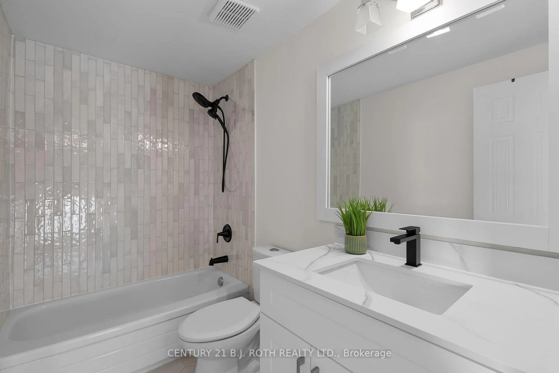 Photo 20 of 13 Hadden Crescent, Barrie, East Bayfield — HOMEH