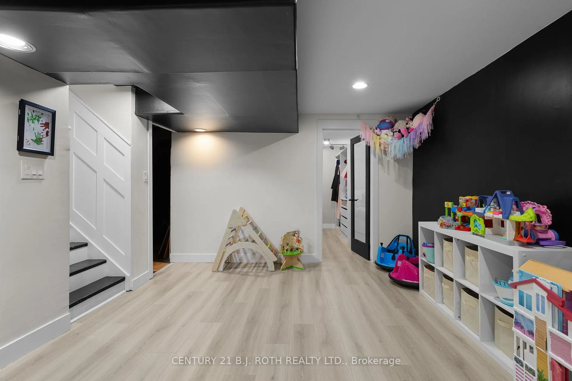 Photo 23 of 13 Hadden Crescent, Barrie, East Bayfield — HOMEH
