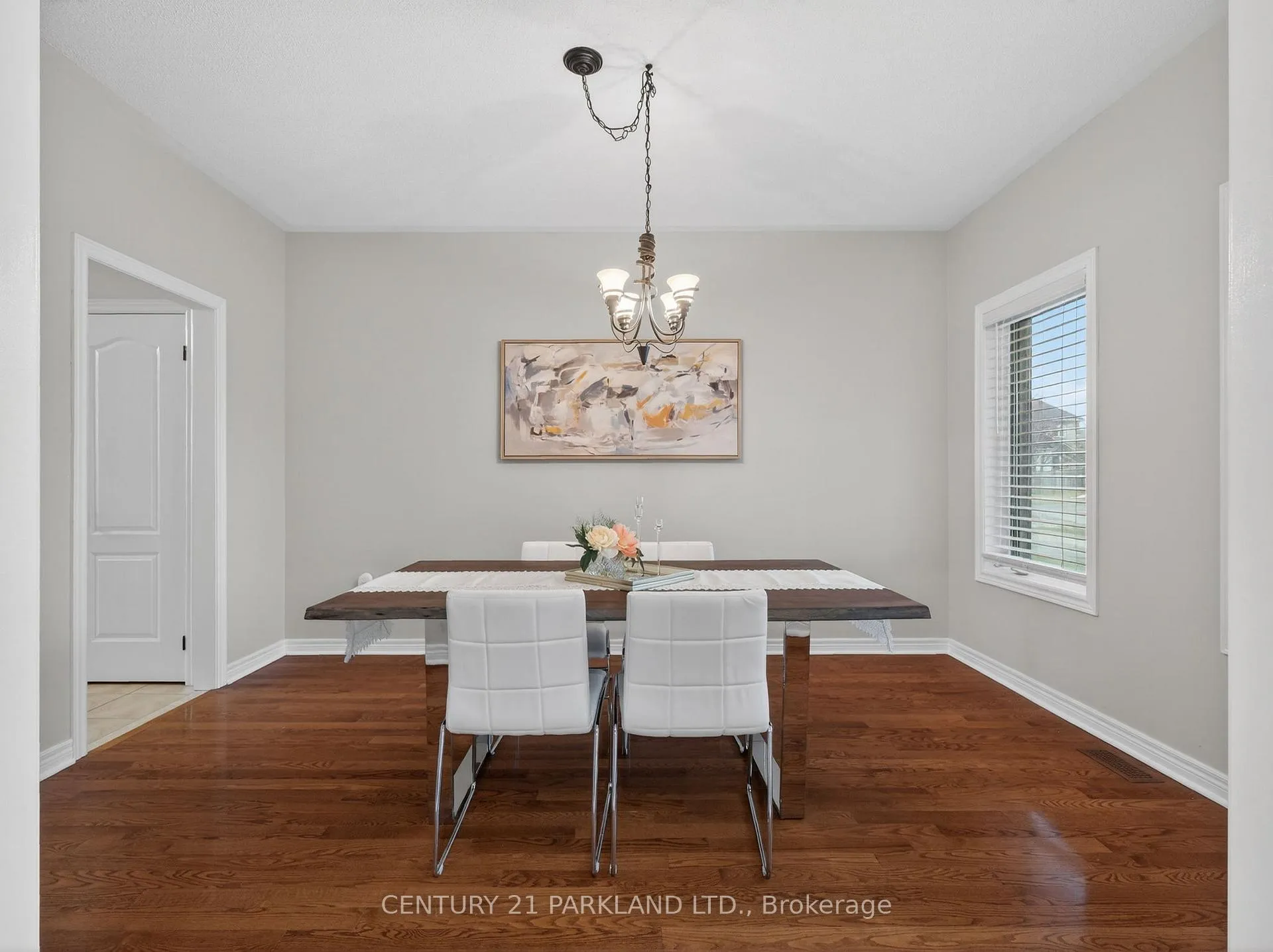 Photo 4 of 5 Brownscombe Crescent, Uxbridge — HOMEH