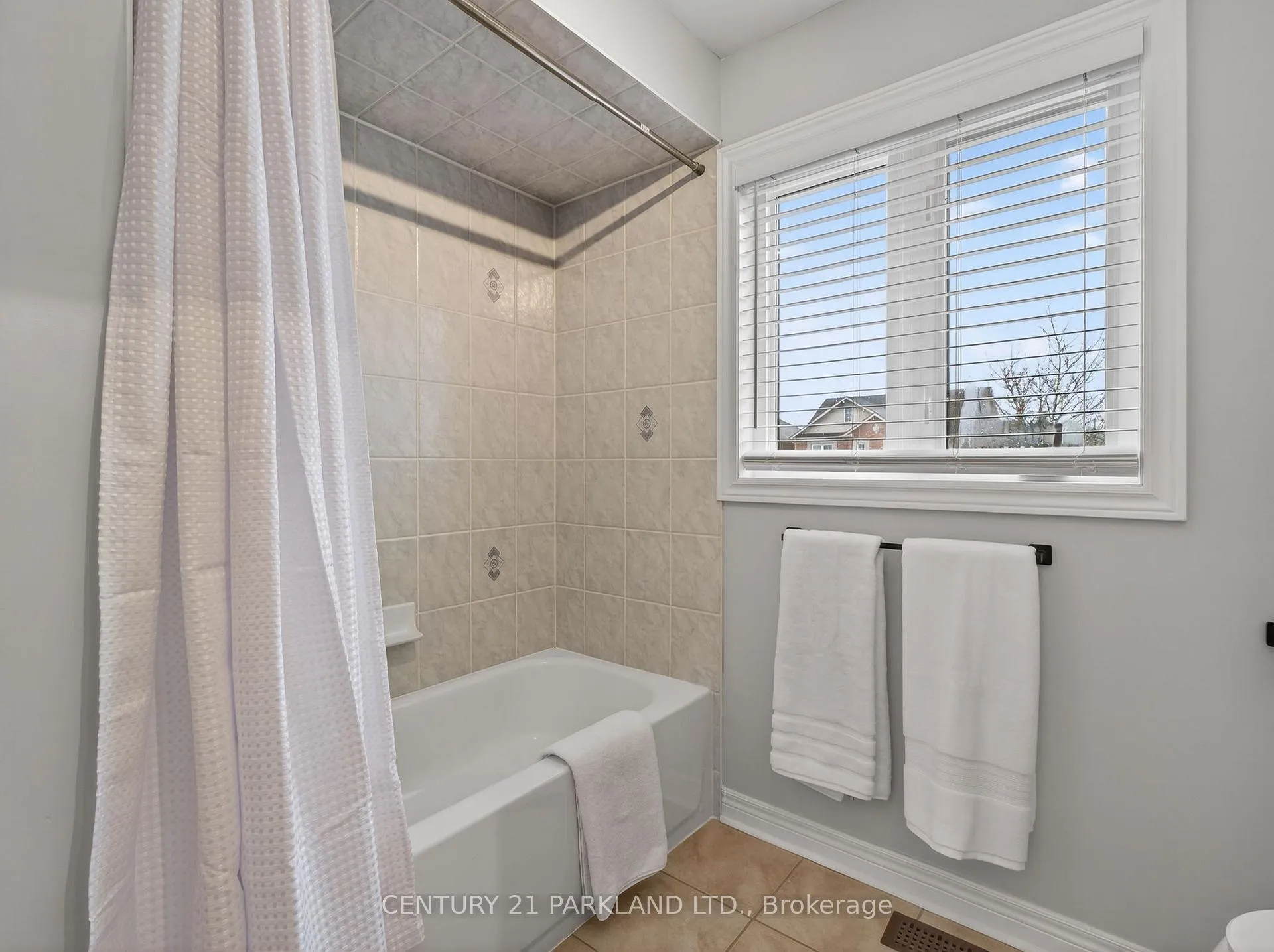 Photo 22 of 5 Brownscombe Crescent, Uxbridge — HOMEH