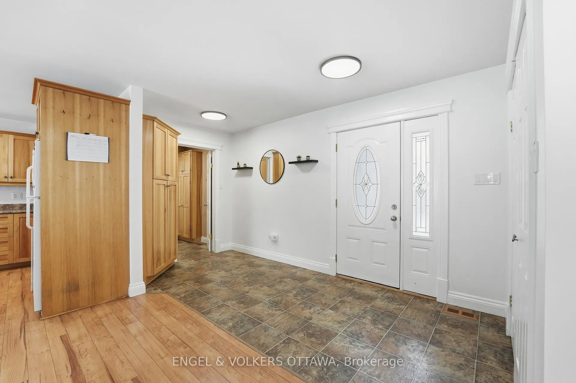 Photo 4 of 27 Ivy Avenue, Renfrew — HOMEH