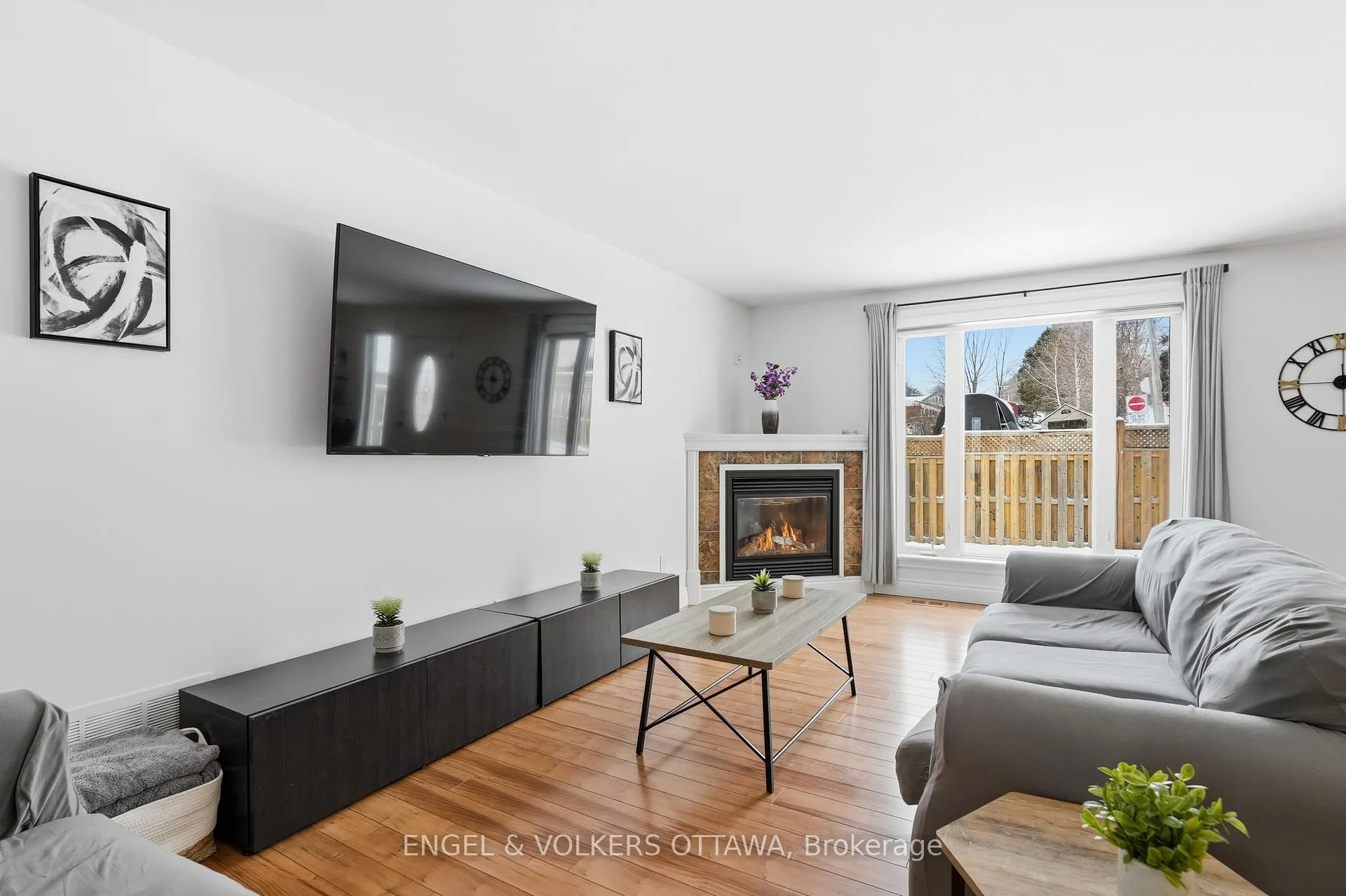 Photo 9 of 27 Ivy Avenue, Renfrew — HOMEH