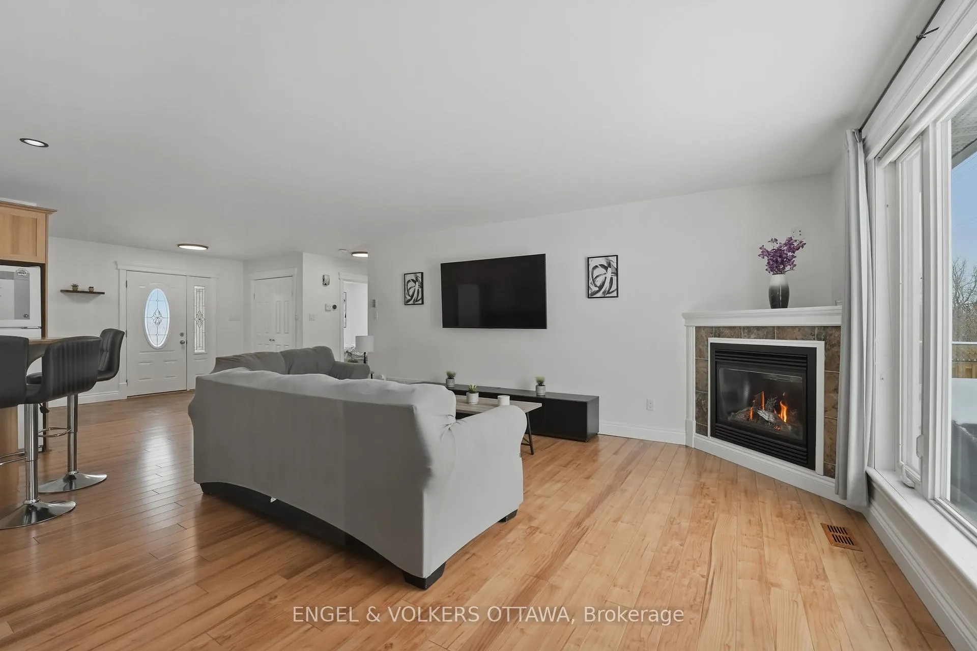 Photo 10 of 27 Ivy Avenue, Renfrew — HOMEH