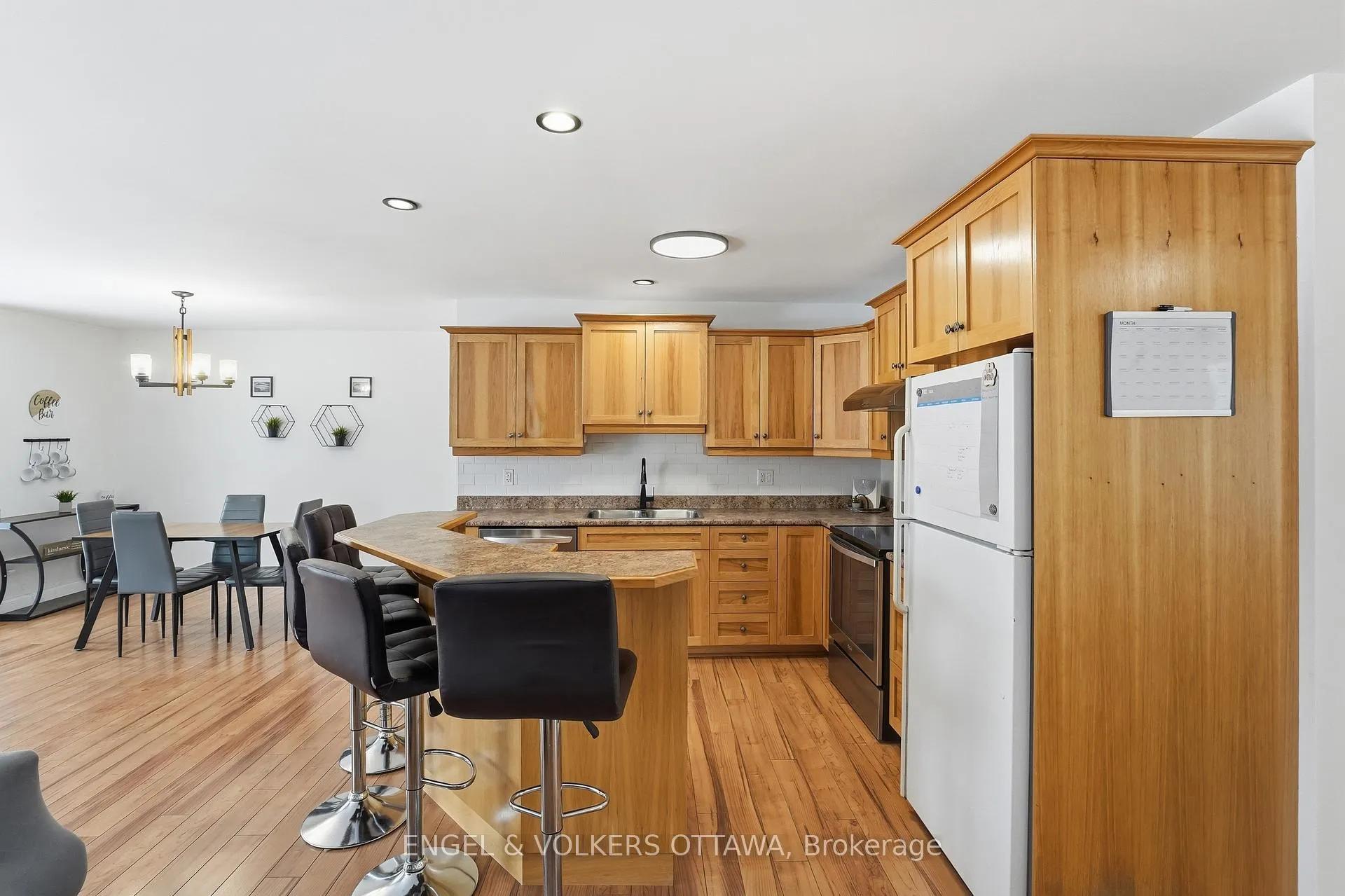 Photo 15 of 27 Ivy Avenue, Renfrew — HOMEH