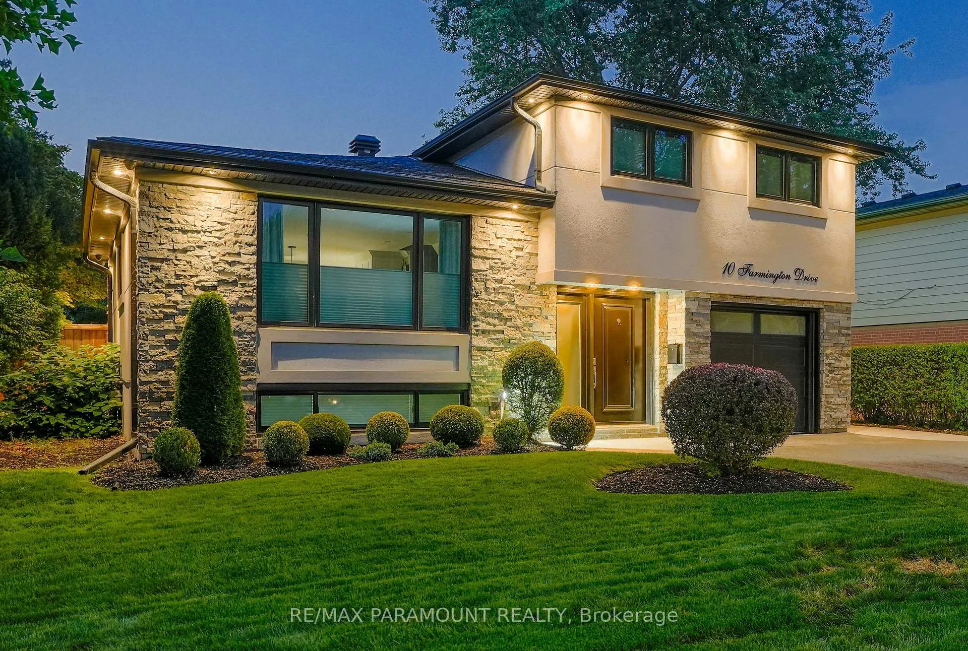 Front of 10 Farmington Drive