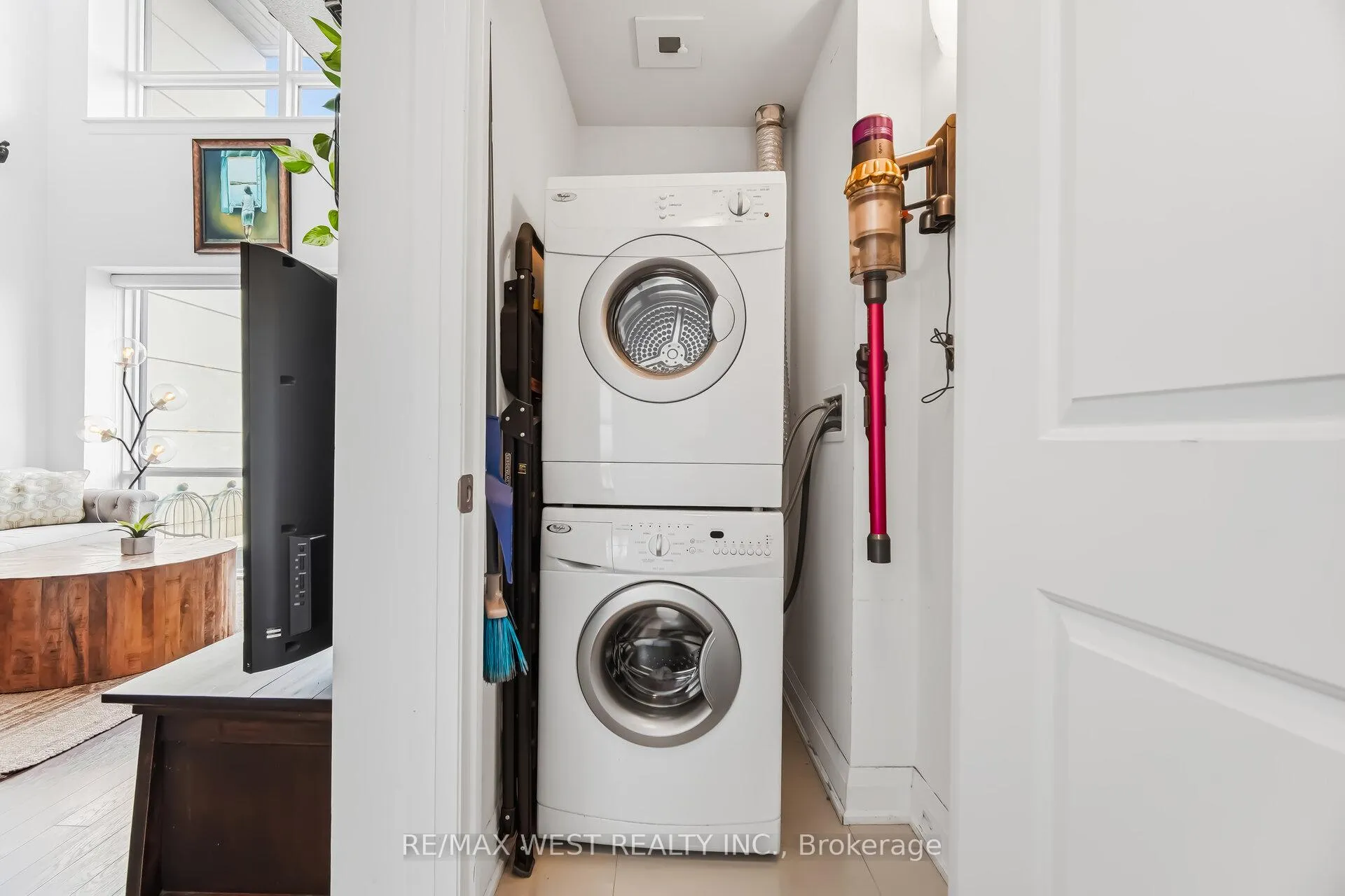 Photo 14 of Unit 110, 12 Woodstream Boulevard, Vaughan, Vaughan Grove — HOMEH