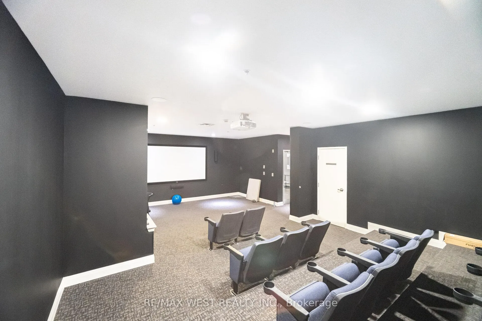 Photo 33 of Unit 110, 12 Woodstream Boulevard, Vaughan, Vaughan Grove — HOMEH