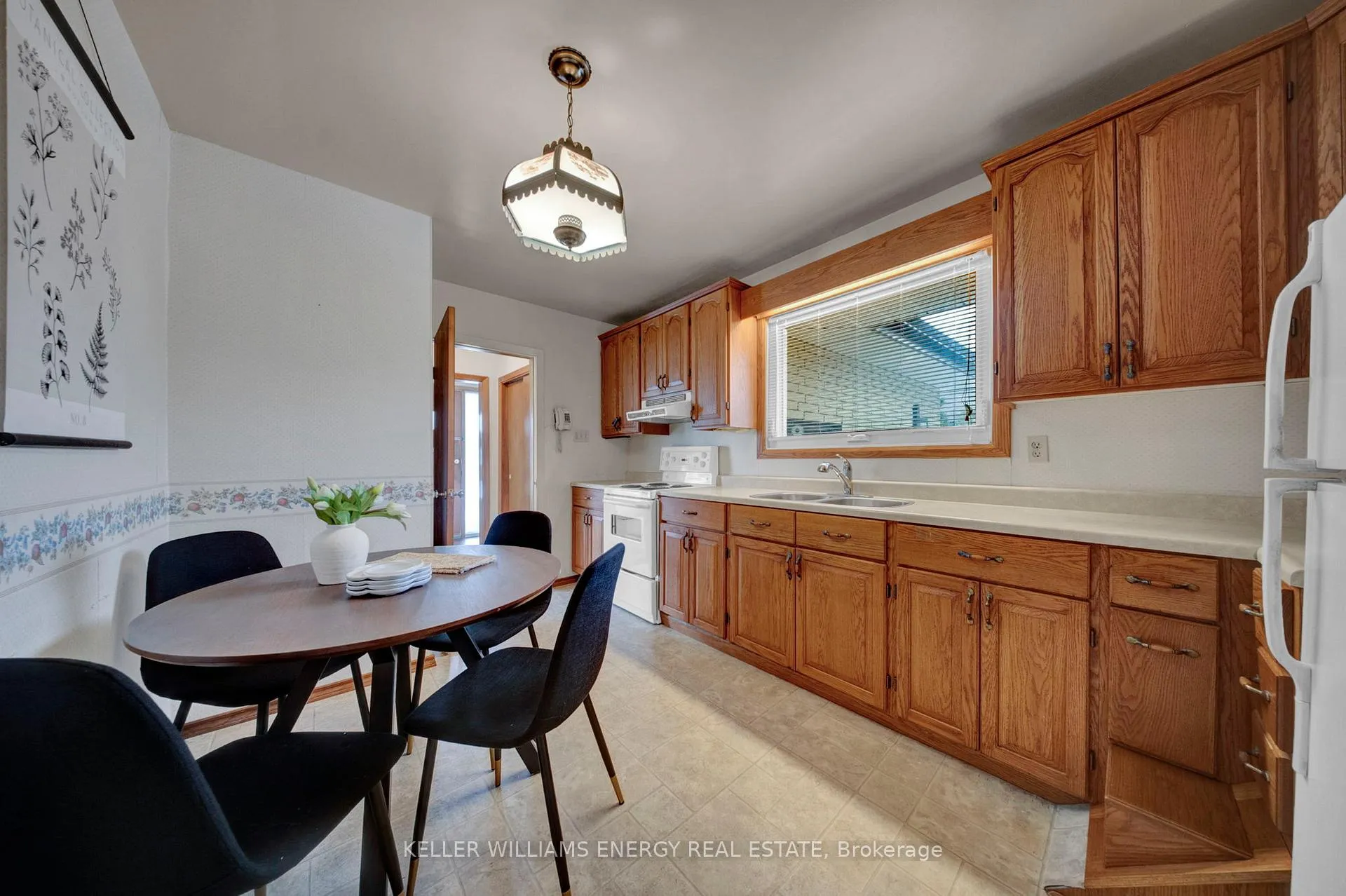 Photo 9 of 855 Timothy Street, Peterborough, Northcrest Ward 5 — HOMEH