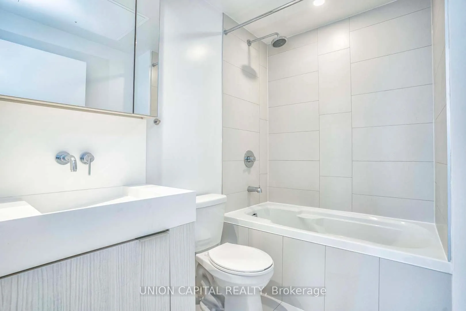 Photo 9 of Unit 702, 20 Richardson Street, Toronto, Waterfront Communities — HOMEH