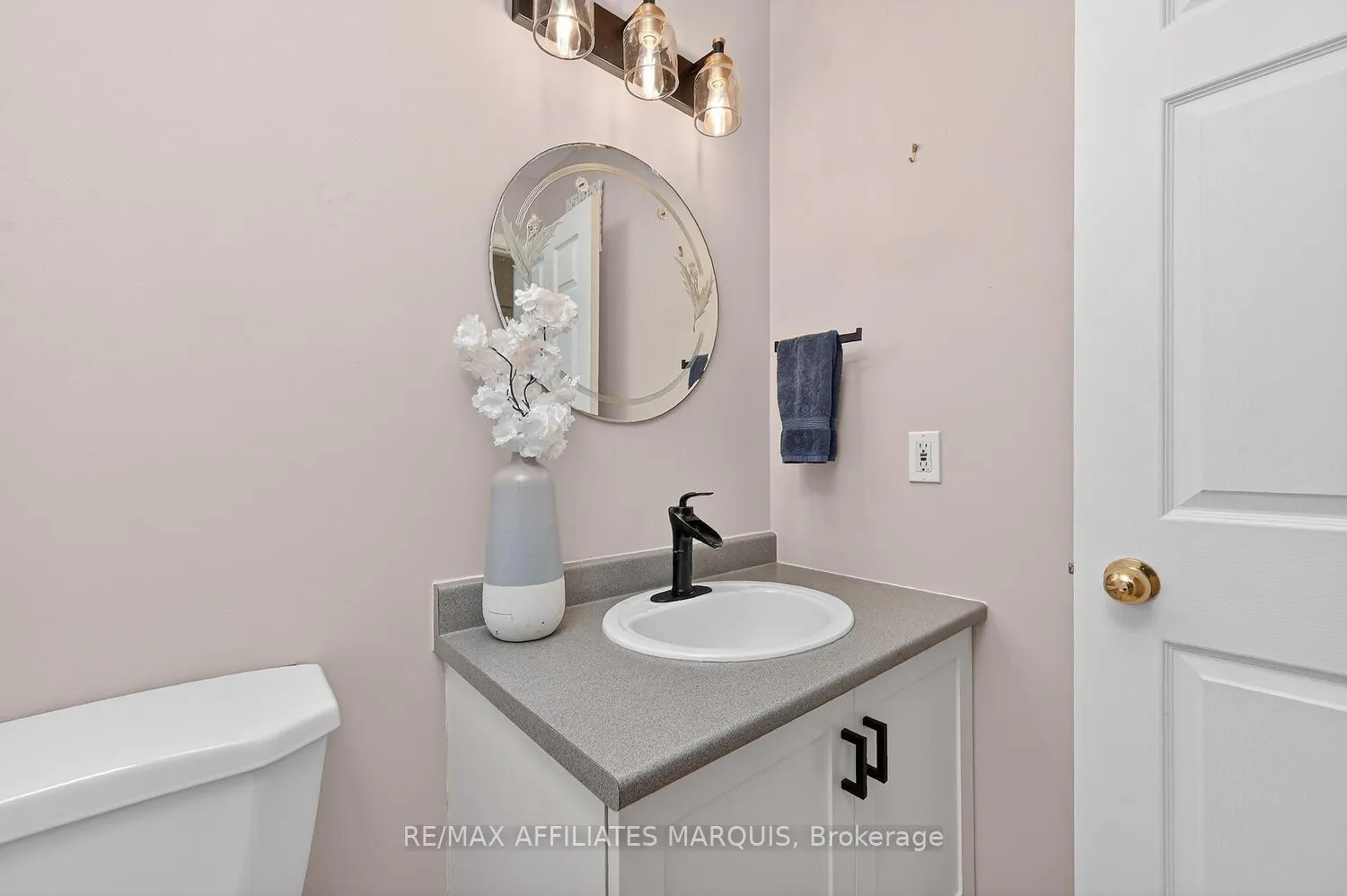 Photo 15 of Unit 304, 10 Armstrong Drive, Smiths Falls — HOMEH