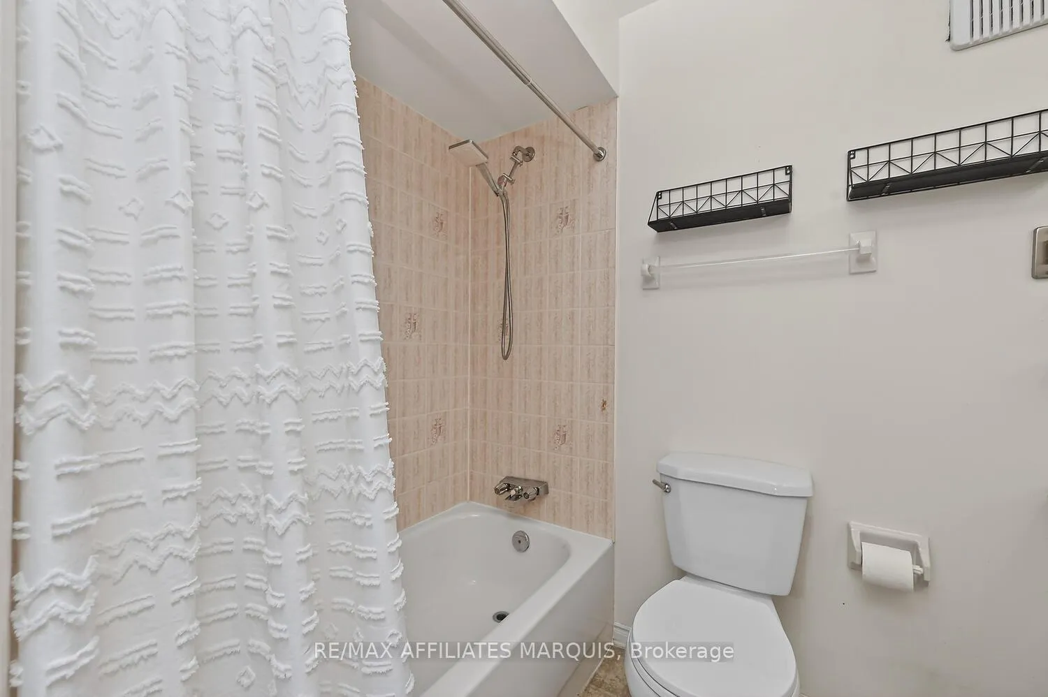 Photo 21 of Unit 304, 10 Armstrong Drive, Smiths Falls — HOMEH