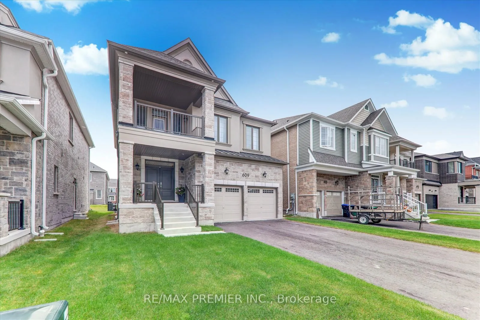 Photo 1 of 609 Mika Street, Innisfil, Rural Innisfil — HOMEH
