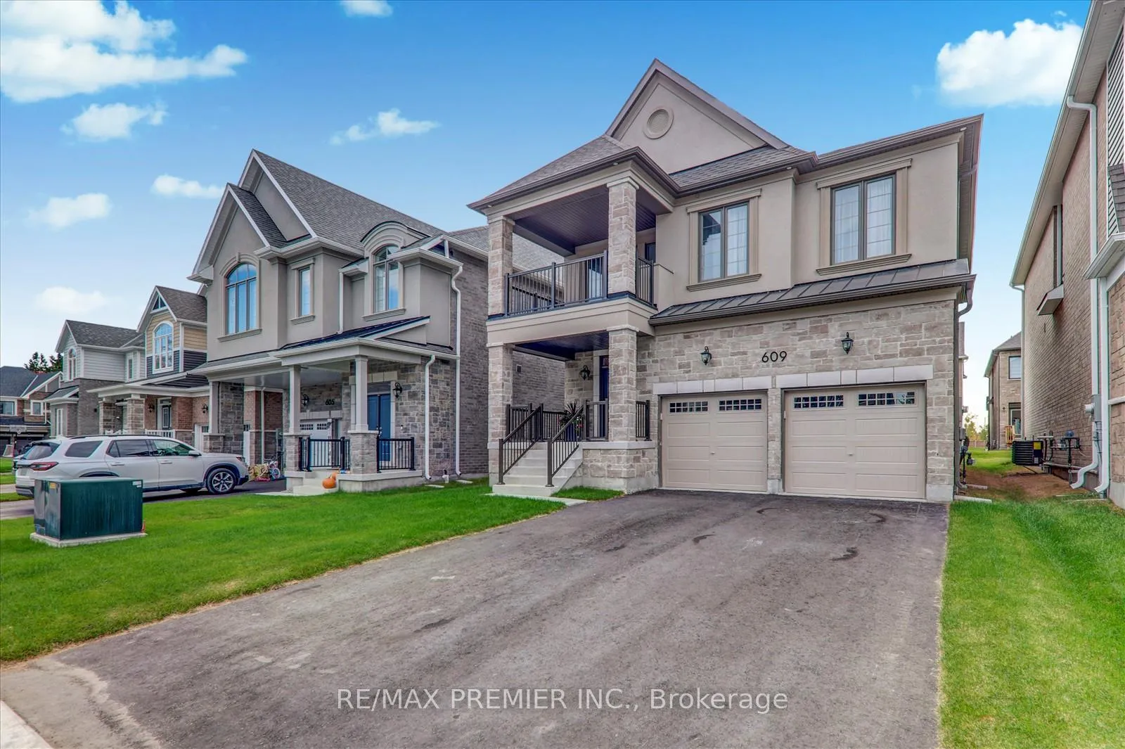 Photo 5 of 609 Mika Street, Innisfil, Rural Innisfil — HOMEH