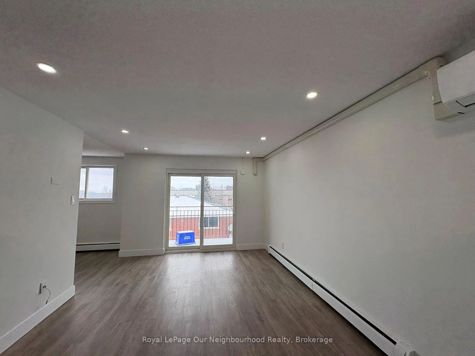 Photo 2 of Unit 11, 107 Chandler Drive, Kitchener — HOMEH