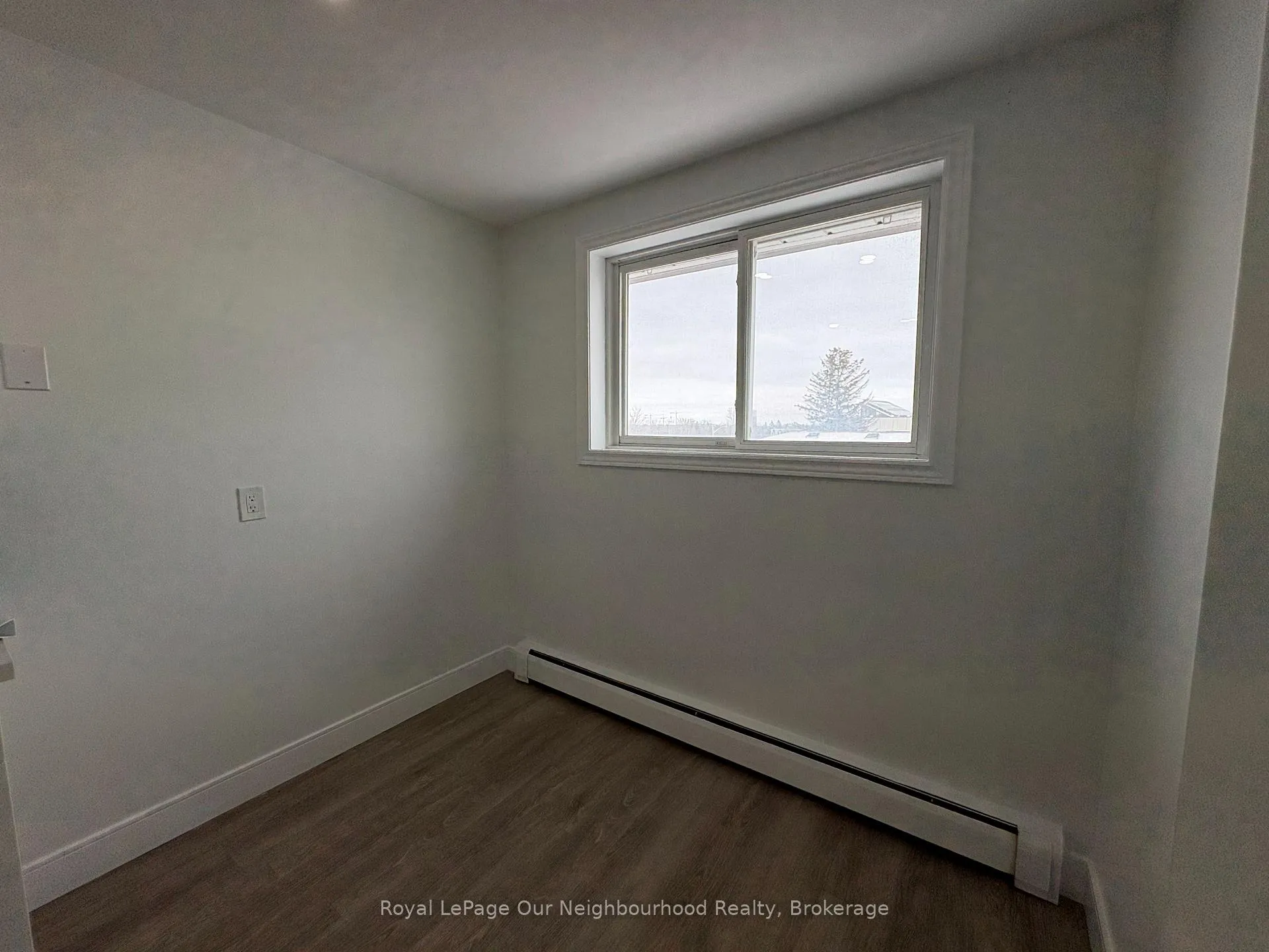 Photo 5 of Unit 11, 107 Chandler Drive, Kitchener — HOMEH