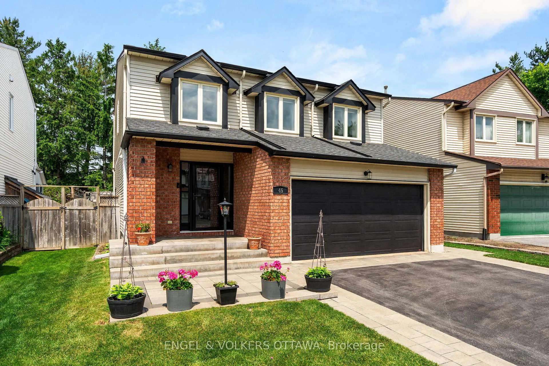 Photo 2 of 45 Townsend Drive, Ottawa, Barrhaven - Heritage Park — HOMEH