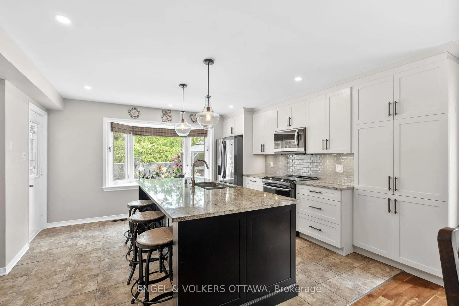 Photo 11 of 45 Townsend Drive, Ottawa, Barrhaven - Heritage Park — HOMEH
