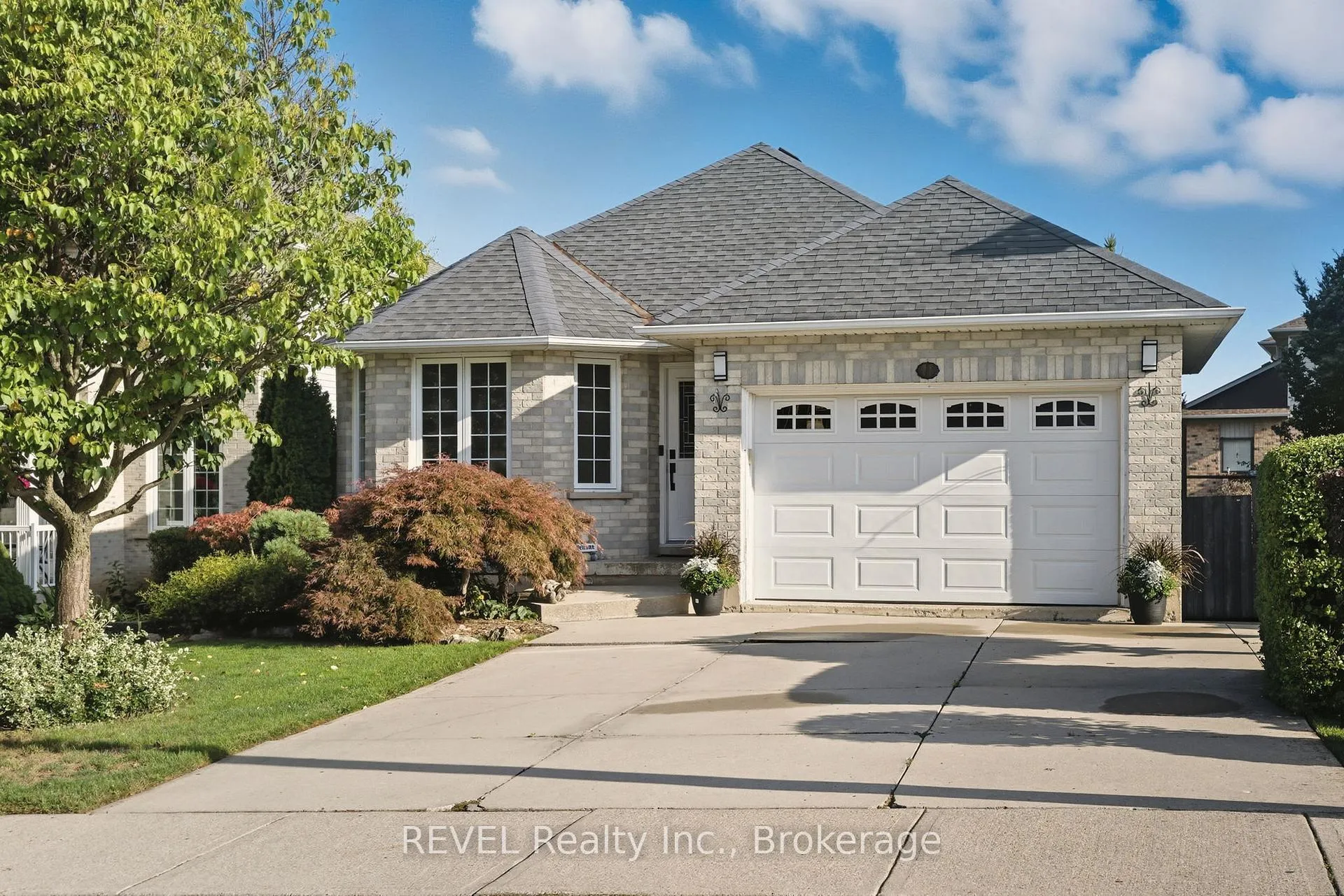 Photo 1 of 11 Supreme Drive, Hamilton, Butler — HOMEH