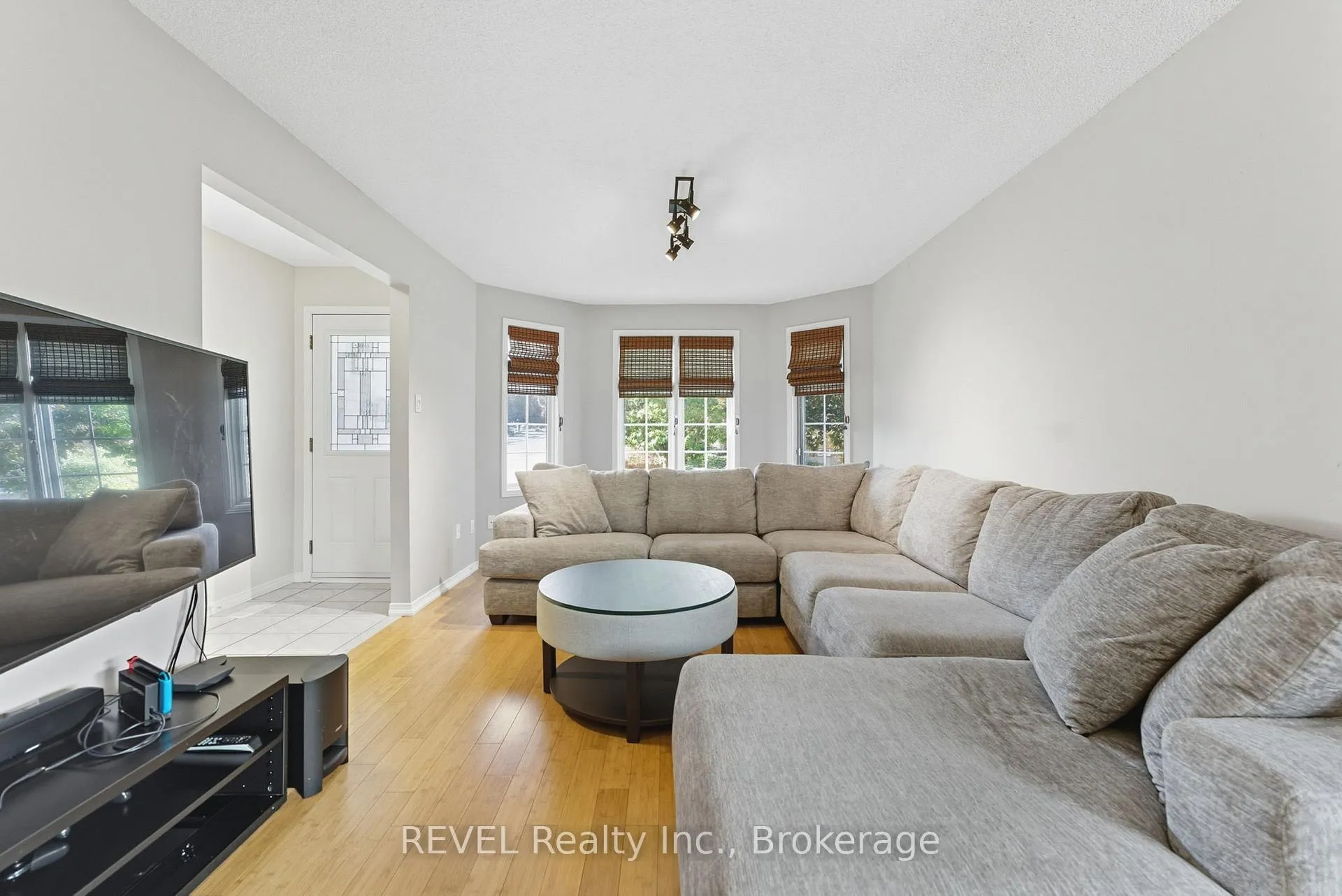 Photo 7 of 11 Supreme Drive, Hamilton, Butler — HOMEH