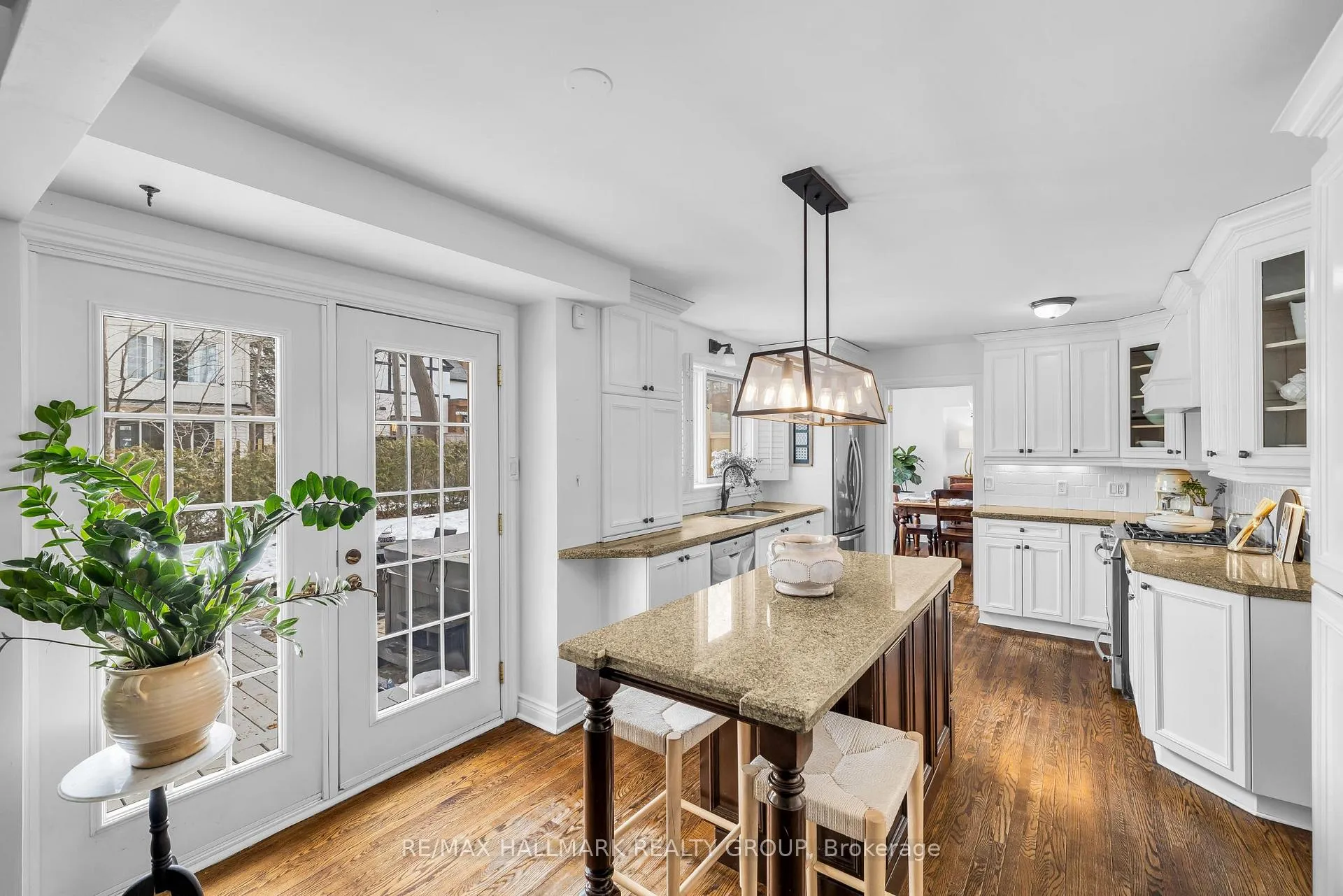 Photo 9 of 547 Denbury Avenue, Ottawa, McKellar/Highland — HOMEH
