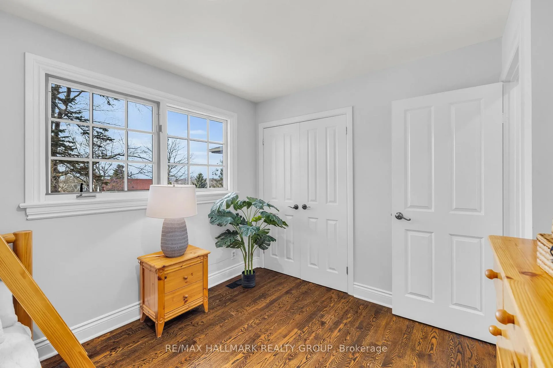 Photo 24 of 547 Denbury Avenue, Ottawa, McKellar/Highland — HOMEH